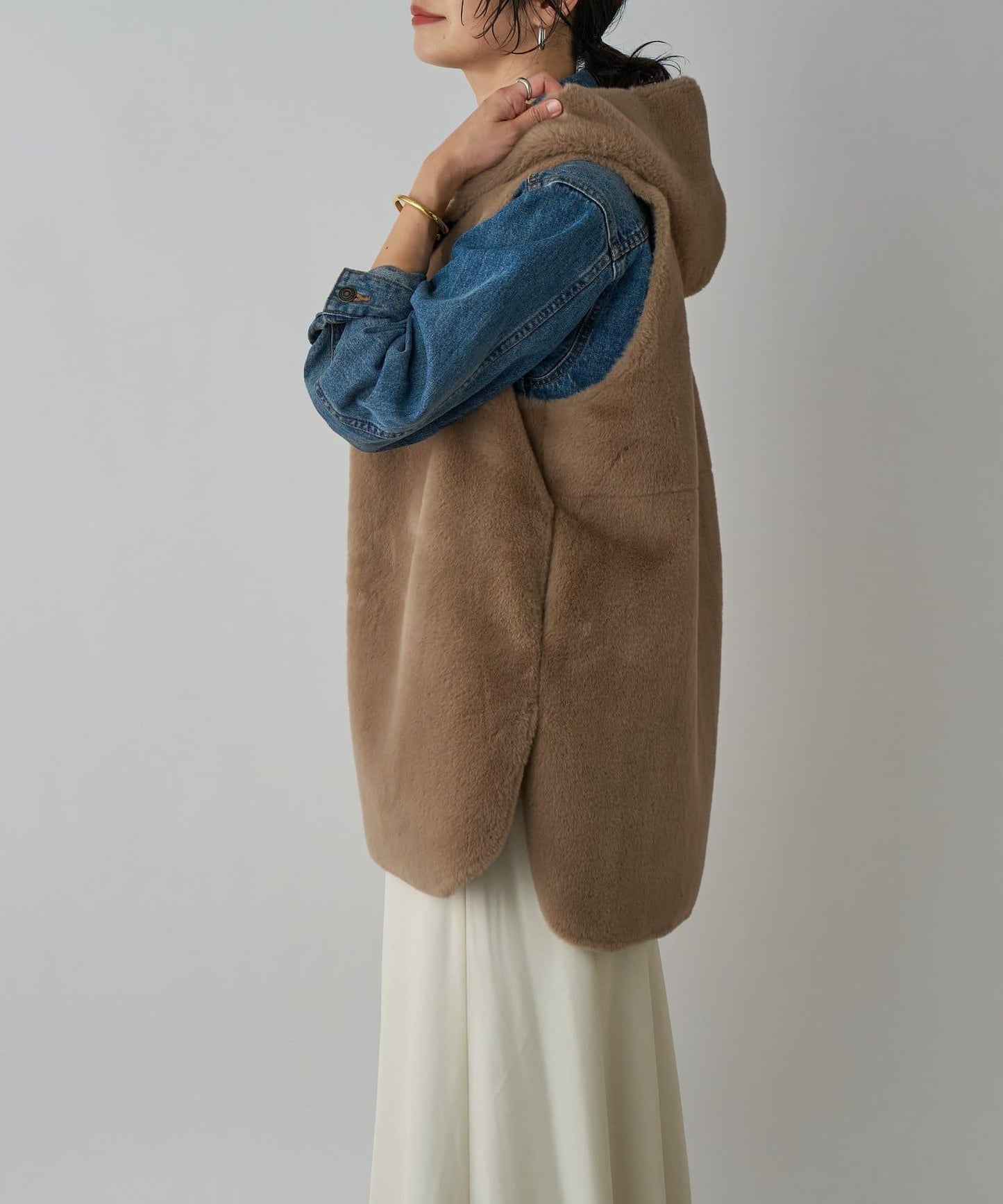 【提升季節氛圍】仿皮草連帽馬甲/預計9月下旬發貨