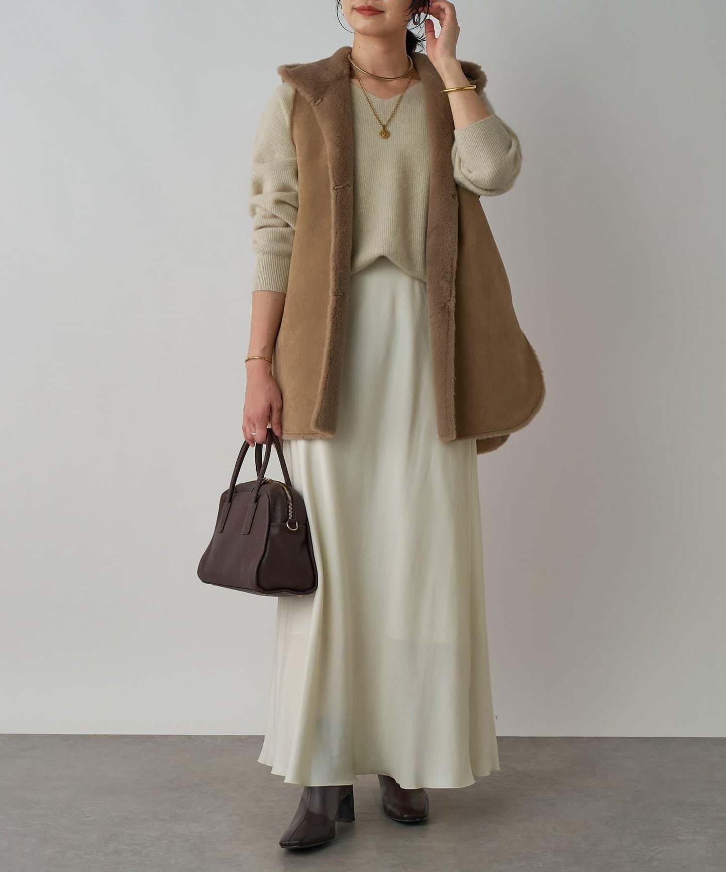 【提升季節氛圍】仿皮草連帽馬甲/預計9月下旬發貨