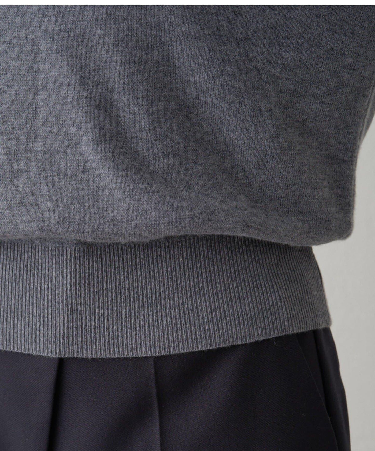 羊毛羊絨圓領針織衫