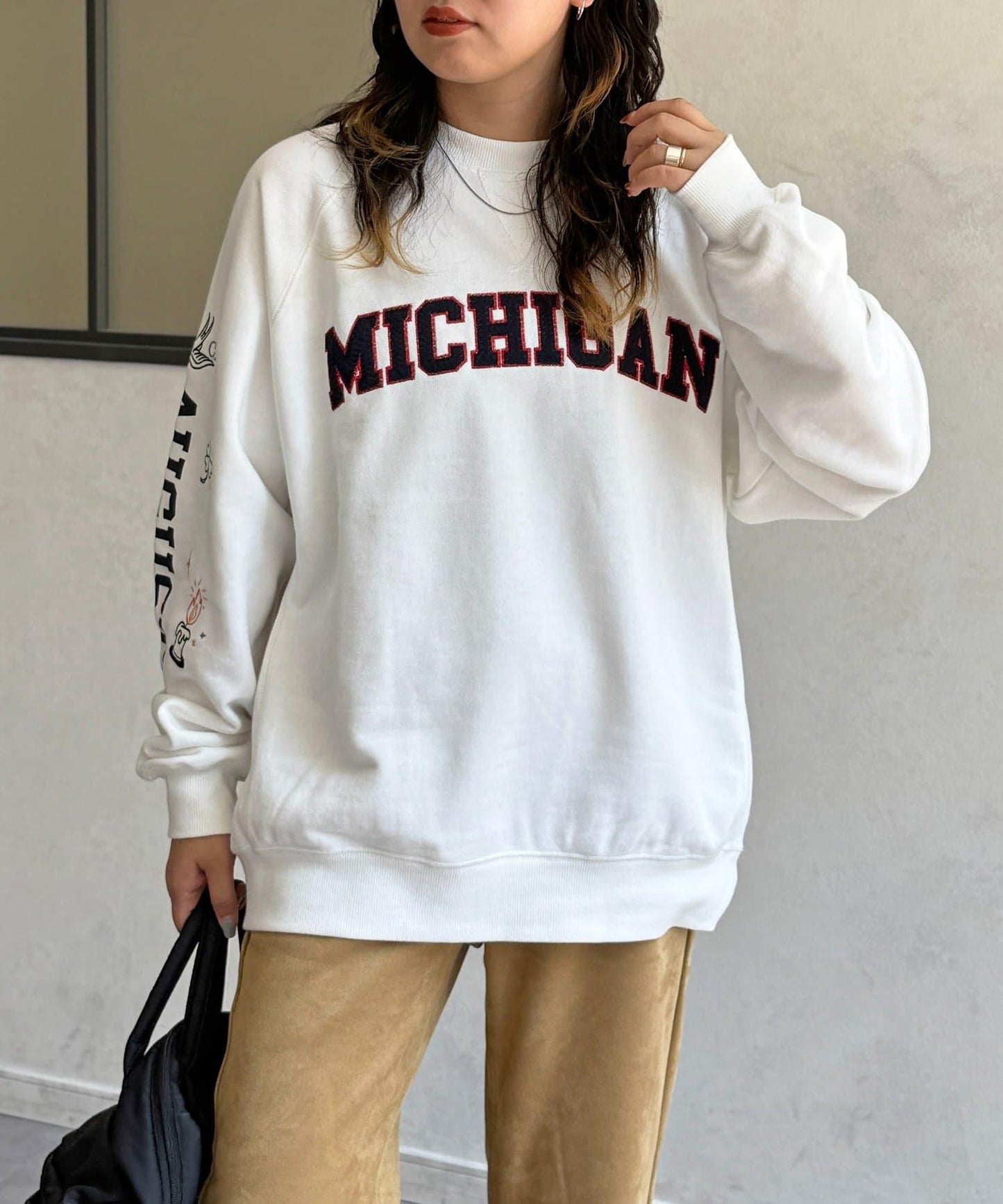 塗鴉刺繡學院風標誌衛衣
