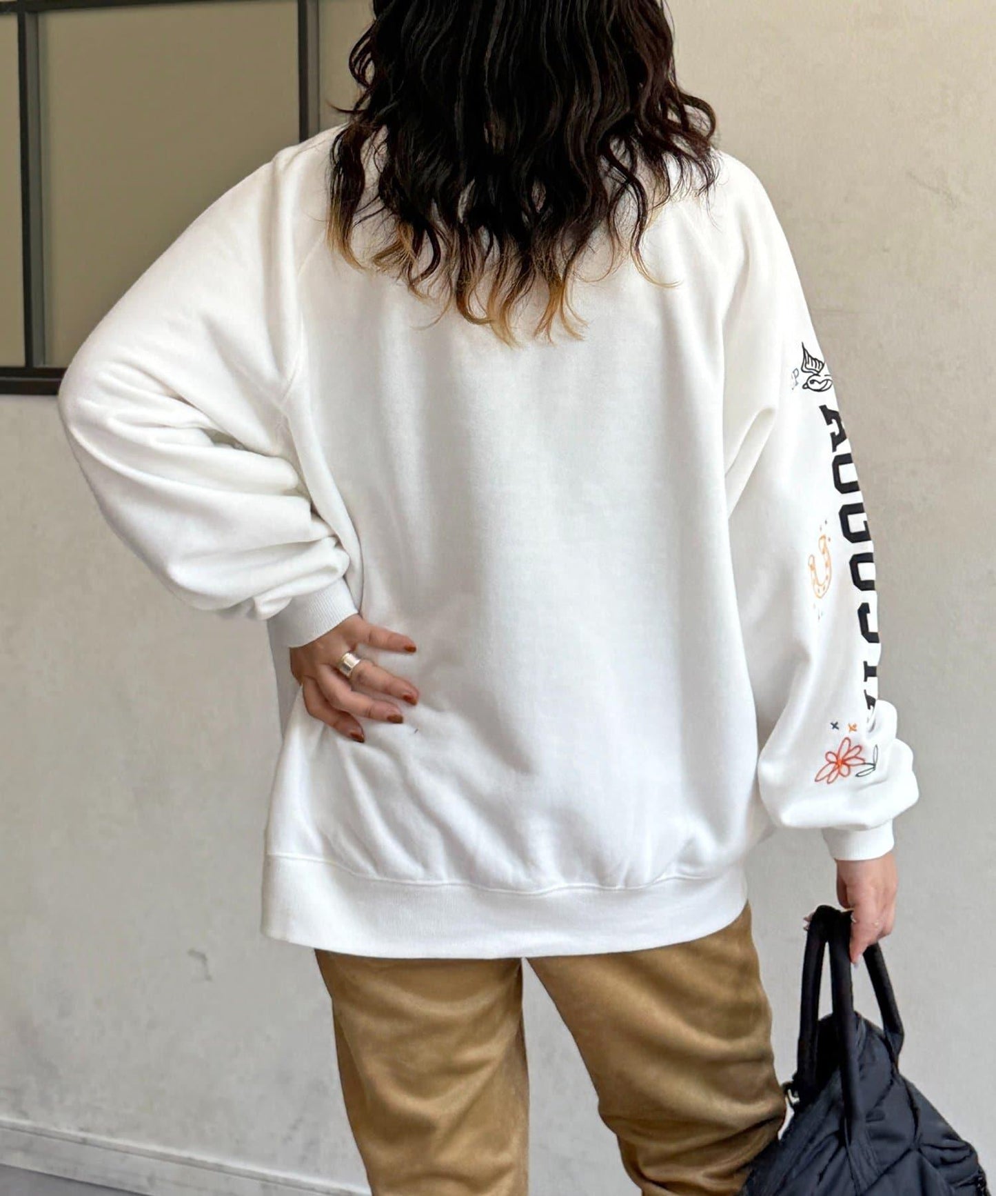 塗鴉刺繡學院風標誌衛衣