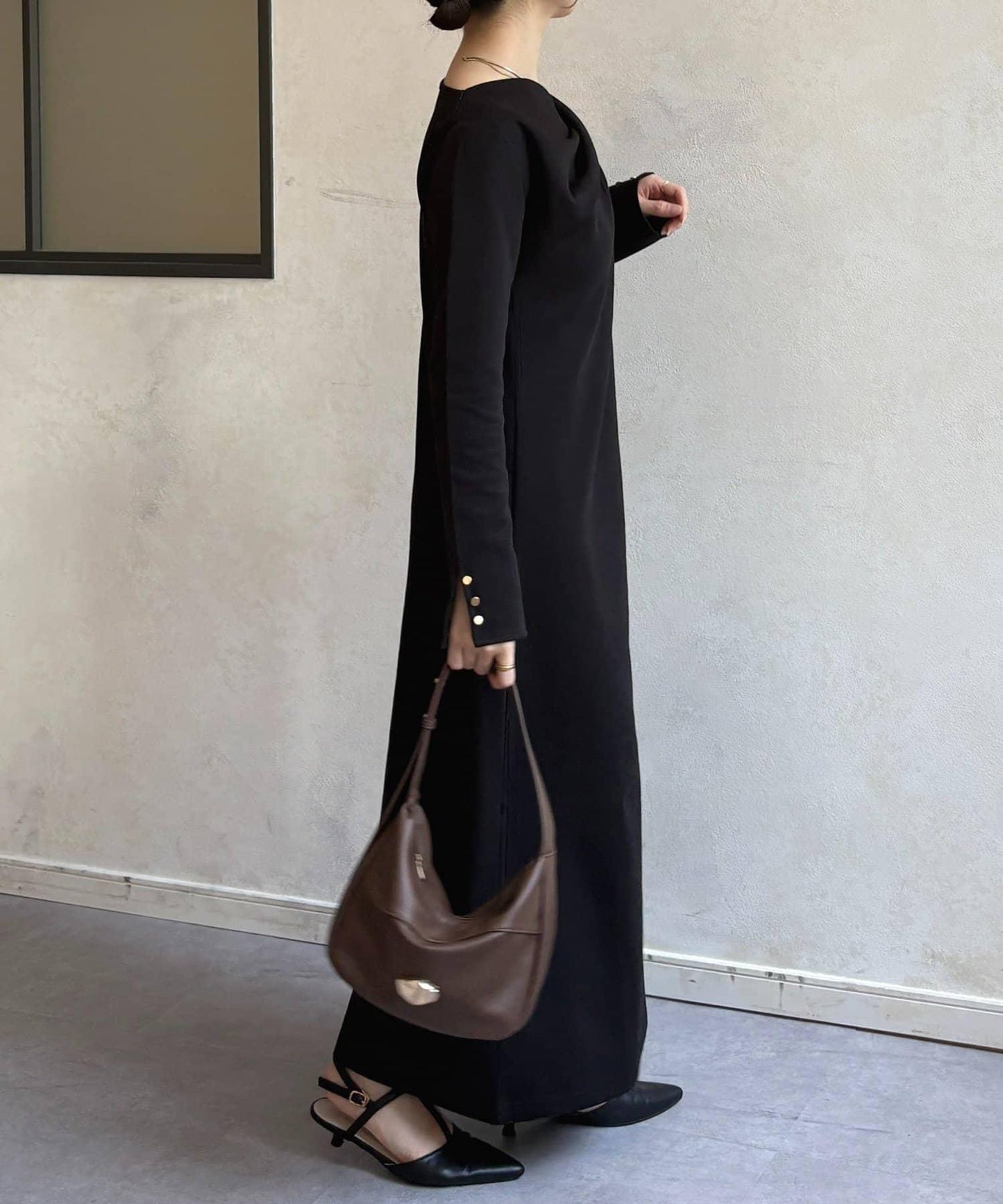 袖釦褶皺領連衣裙