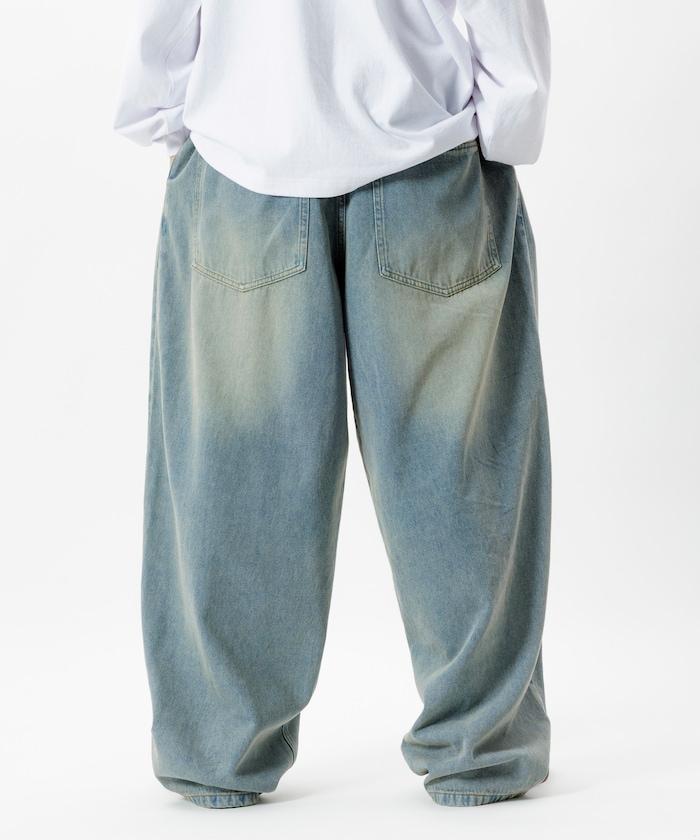 寬鬆版型桶形牛仔褲 / 水洗工藝 / 過染工藝