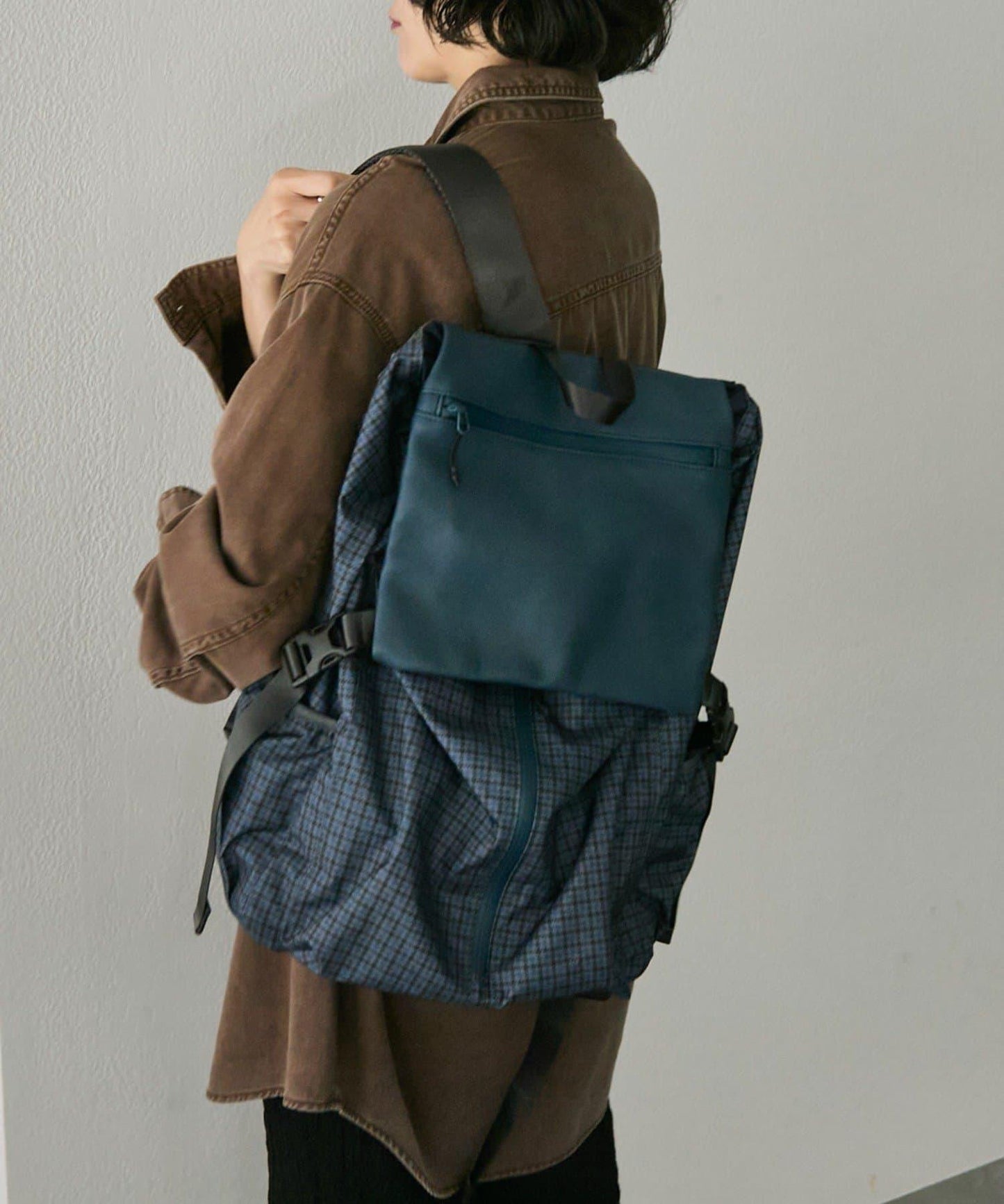 【BURLAPOUTFITTER×ear】1、2晚旅行用/約16升大容量/防潑水/男女通用/皮革拼接輕便雙肩包