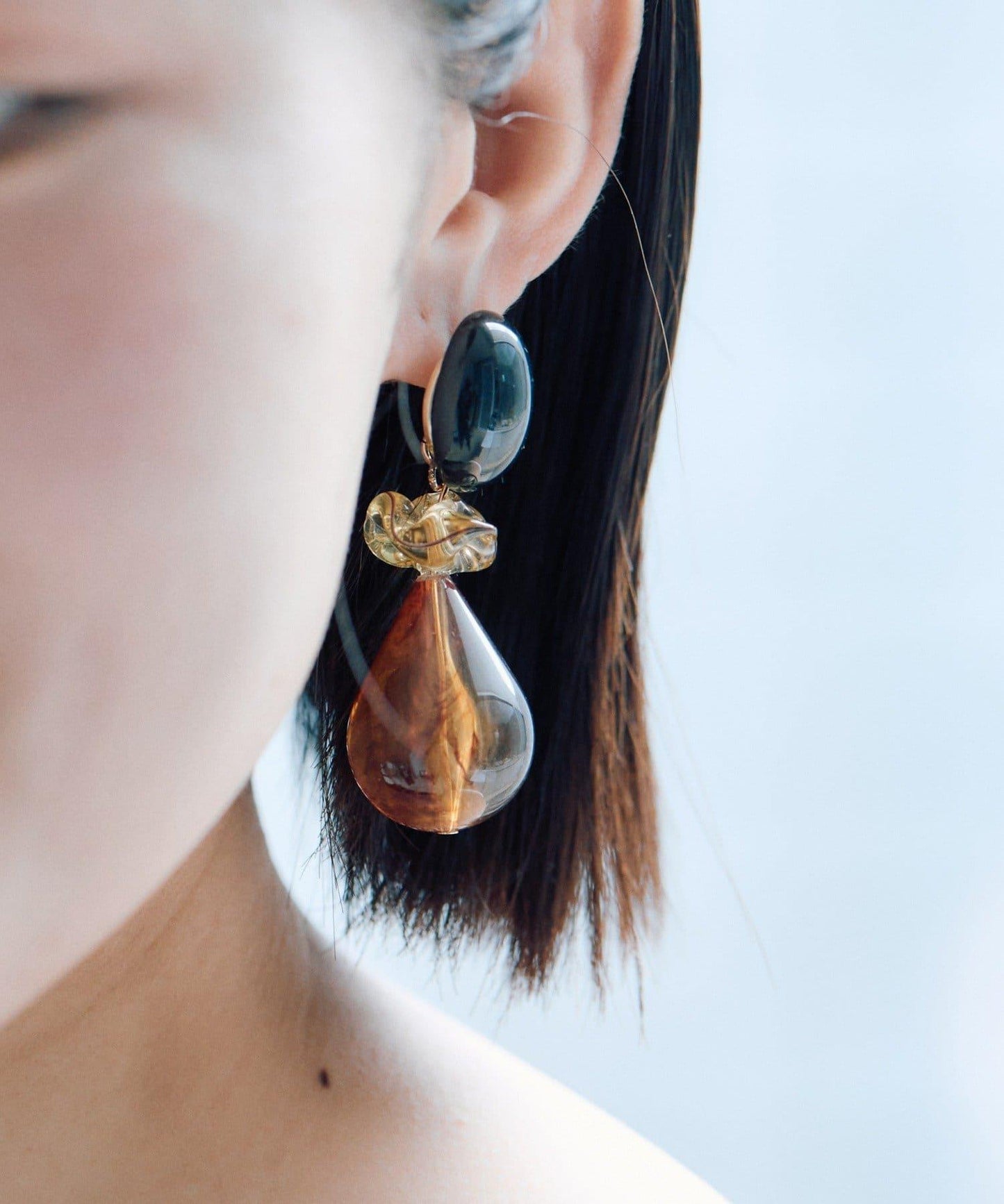 棕色樹脂水滴耳環