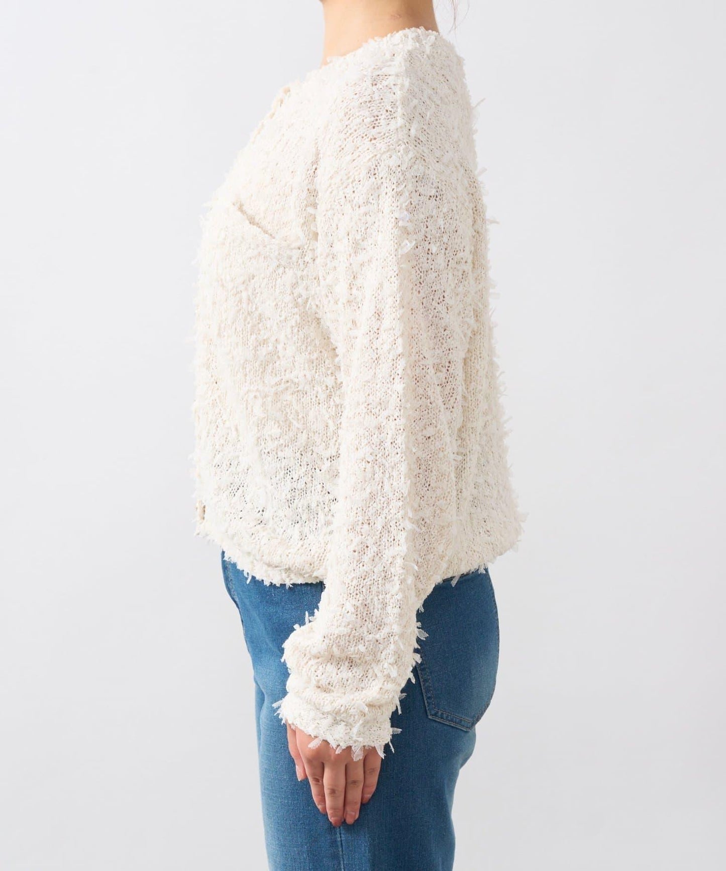 適合打造輕盈造型的亮片薄紗帶紗線金色紐扣開衫