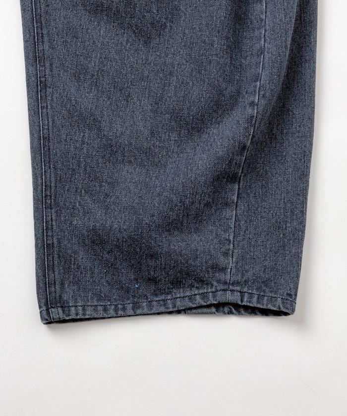 寬鬆版型弧形牛仔褲 單次水洗