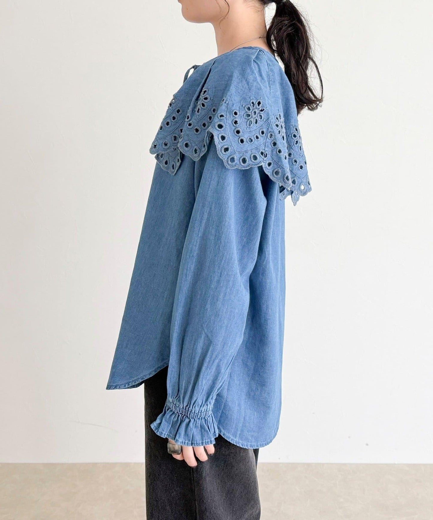 刺繡斗篷領牛仔襯衫