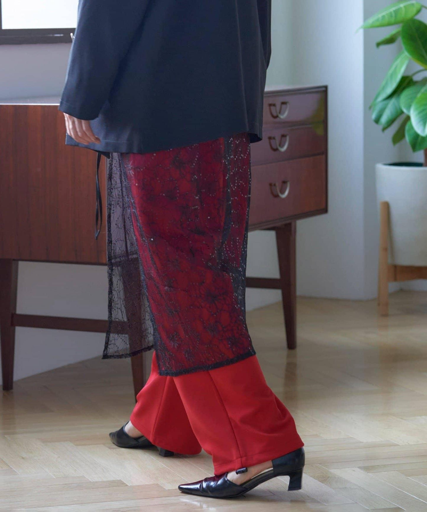 蕾絲裹身半身裙