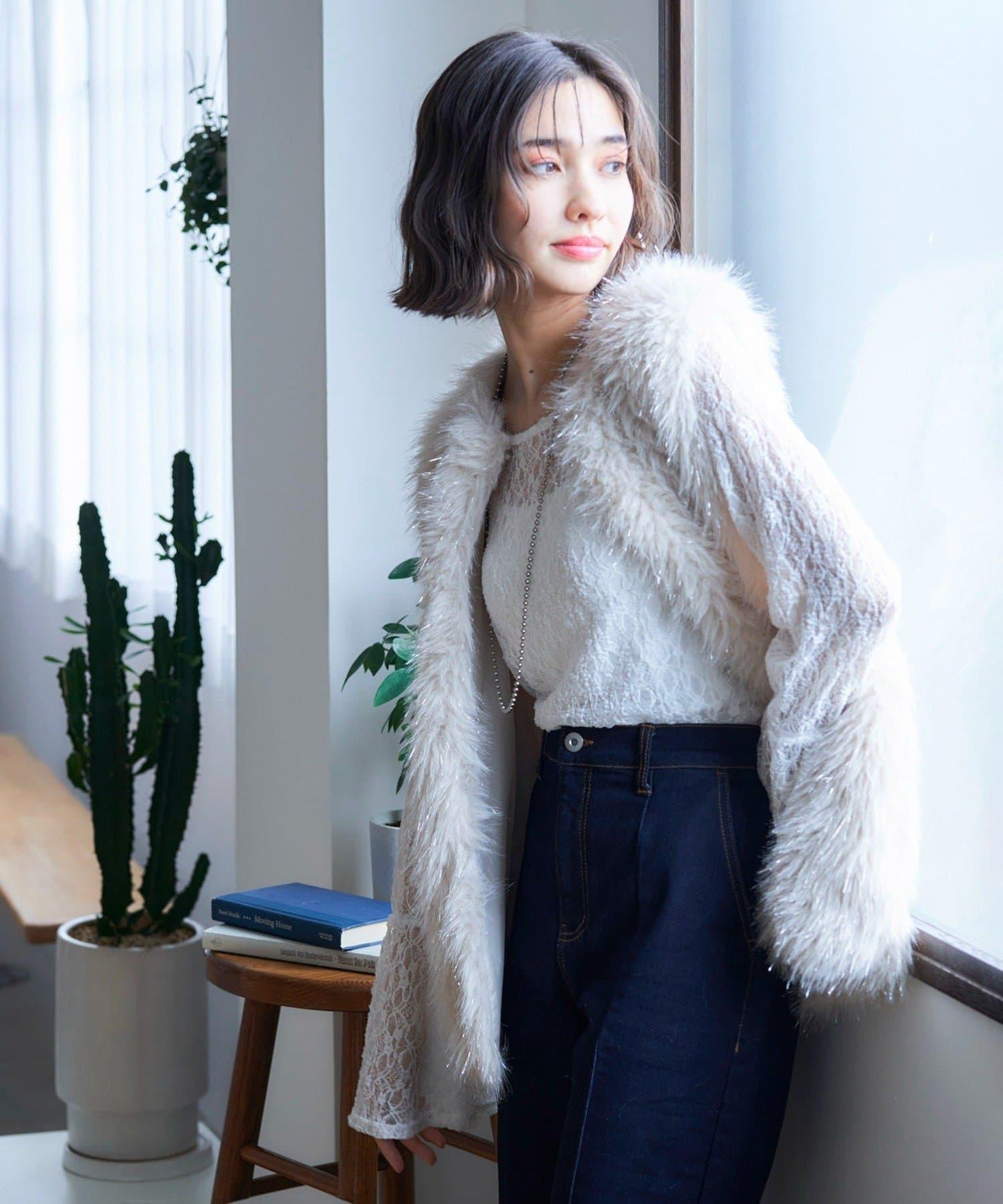 蕾絲喇叭袖套頭衫