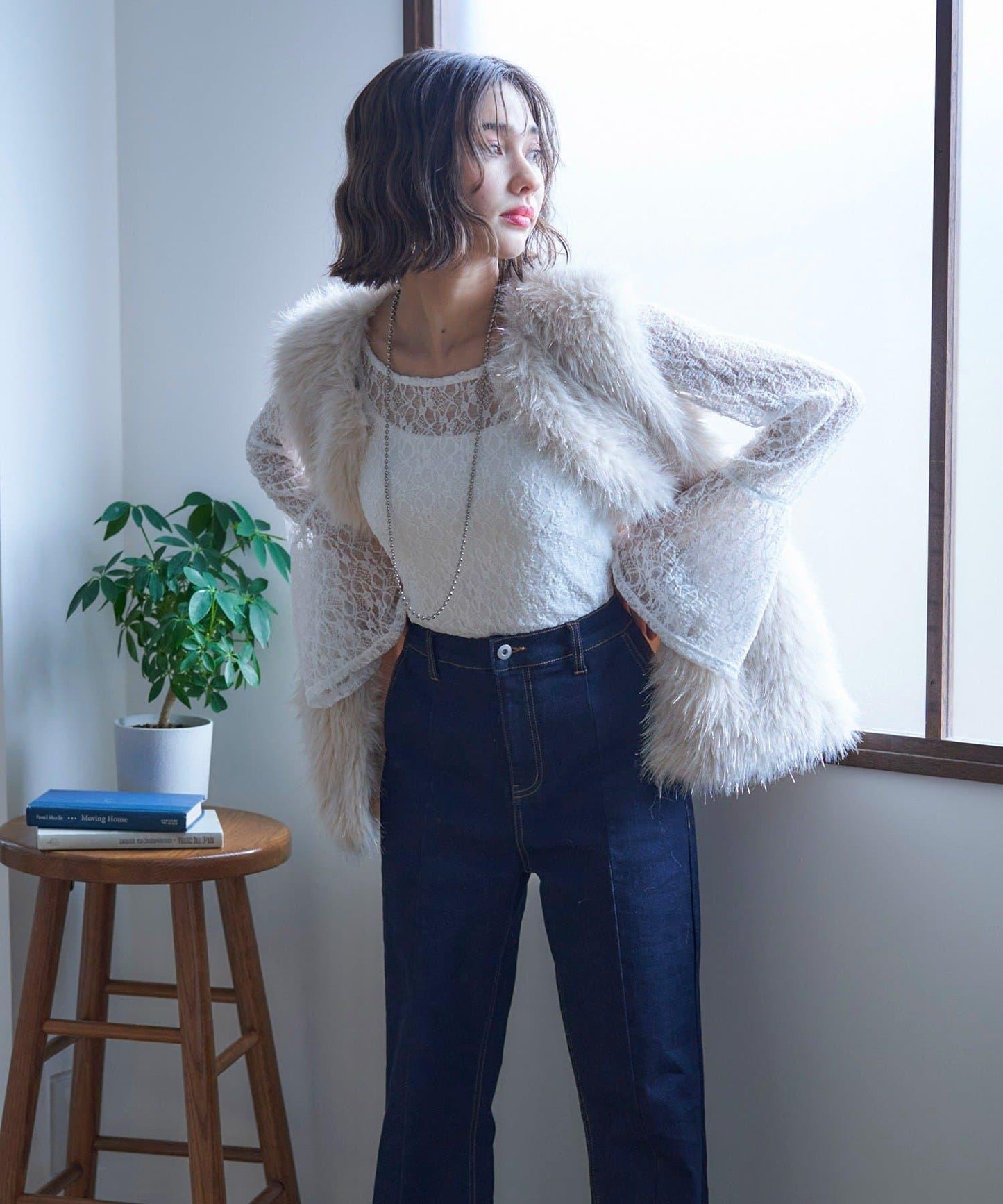 蕾絲喇叭袖套頭衫