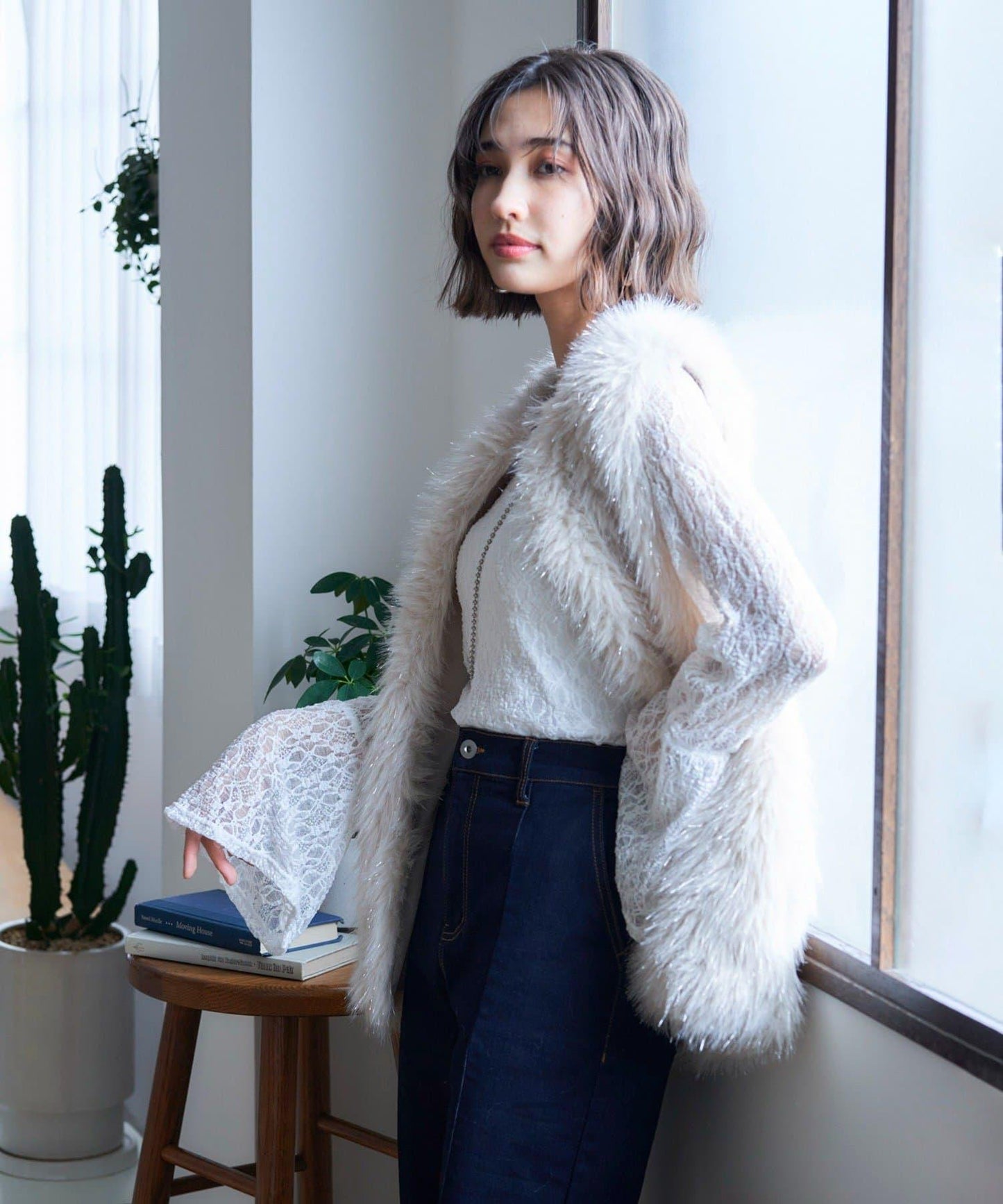 蕾絲喇叭袖套頭衫