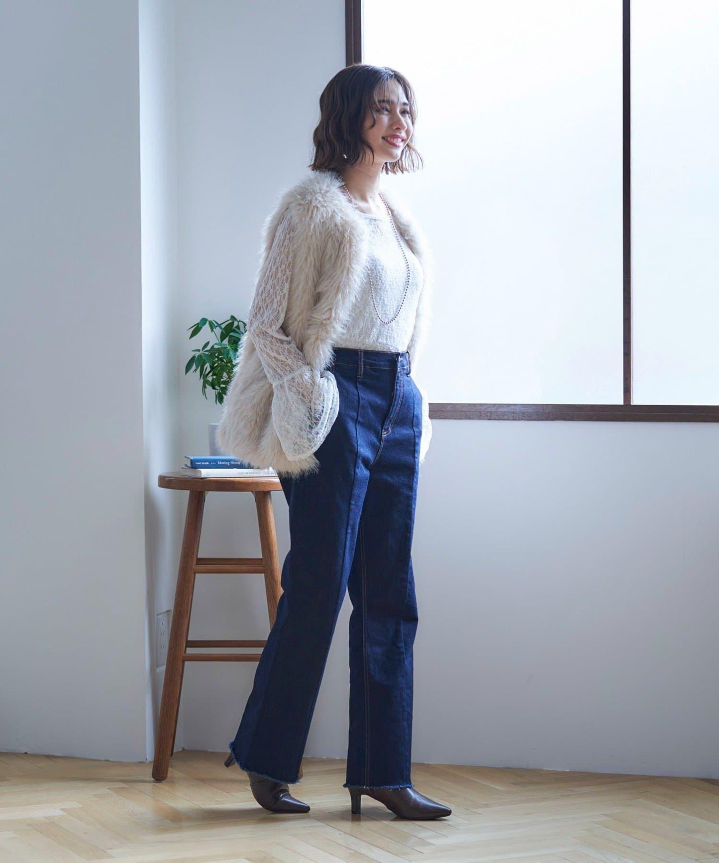 蕾絲喇叭袖套頭衫