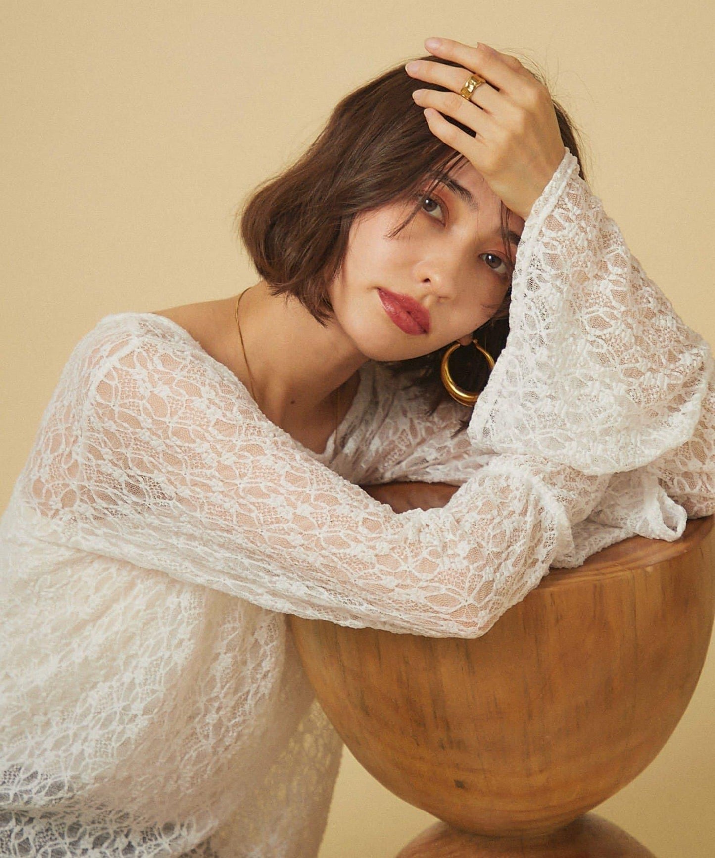 蕾絲喇叭袖套頭衫