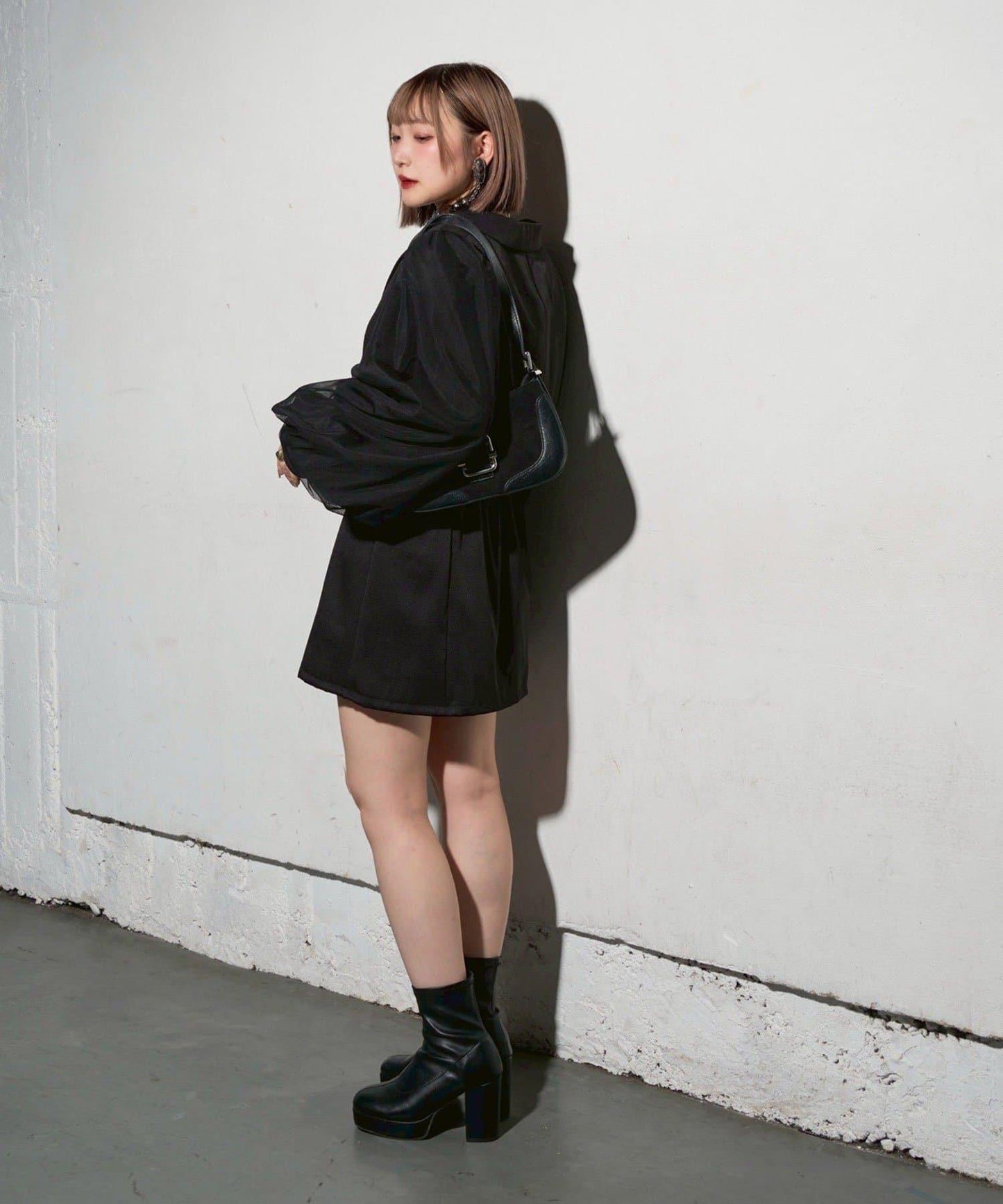 【Mavie..7】短款開衫+迷你吊帶連衣裙套裝