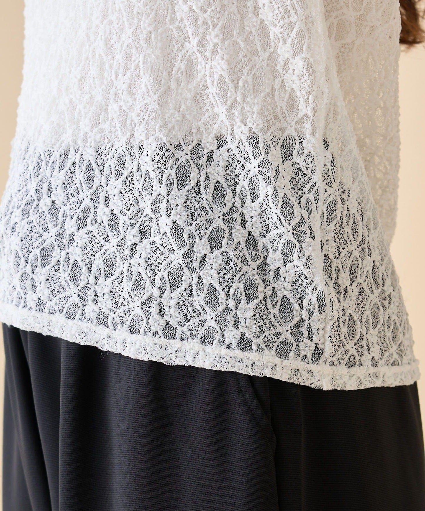 蕾絲喇叭袖套頭衫