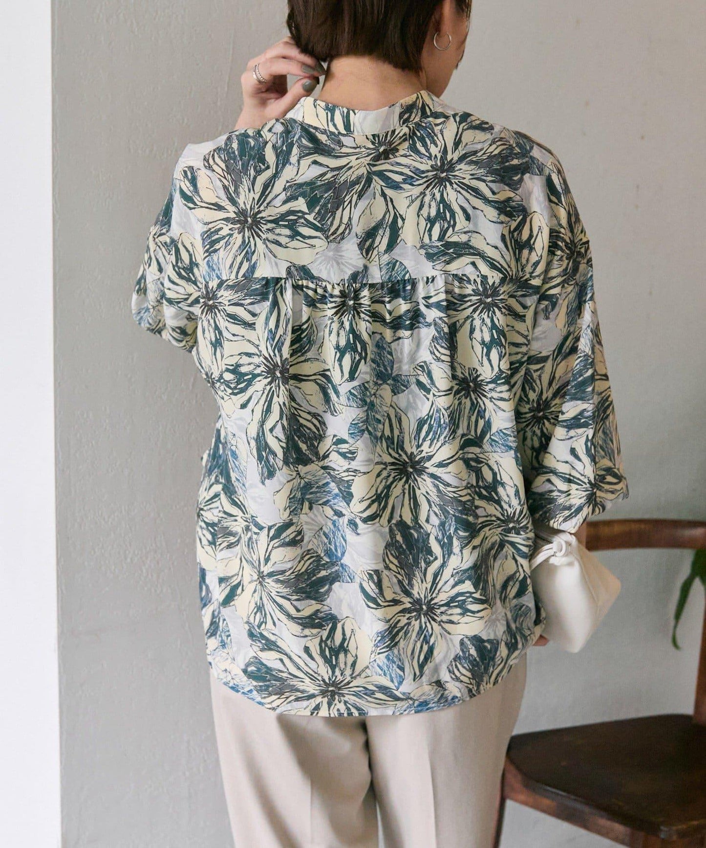 植物圖案/花卉圖案褶皺裝飾襯衫【SUM1 STYLE(スミスタイル)】
