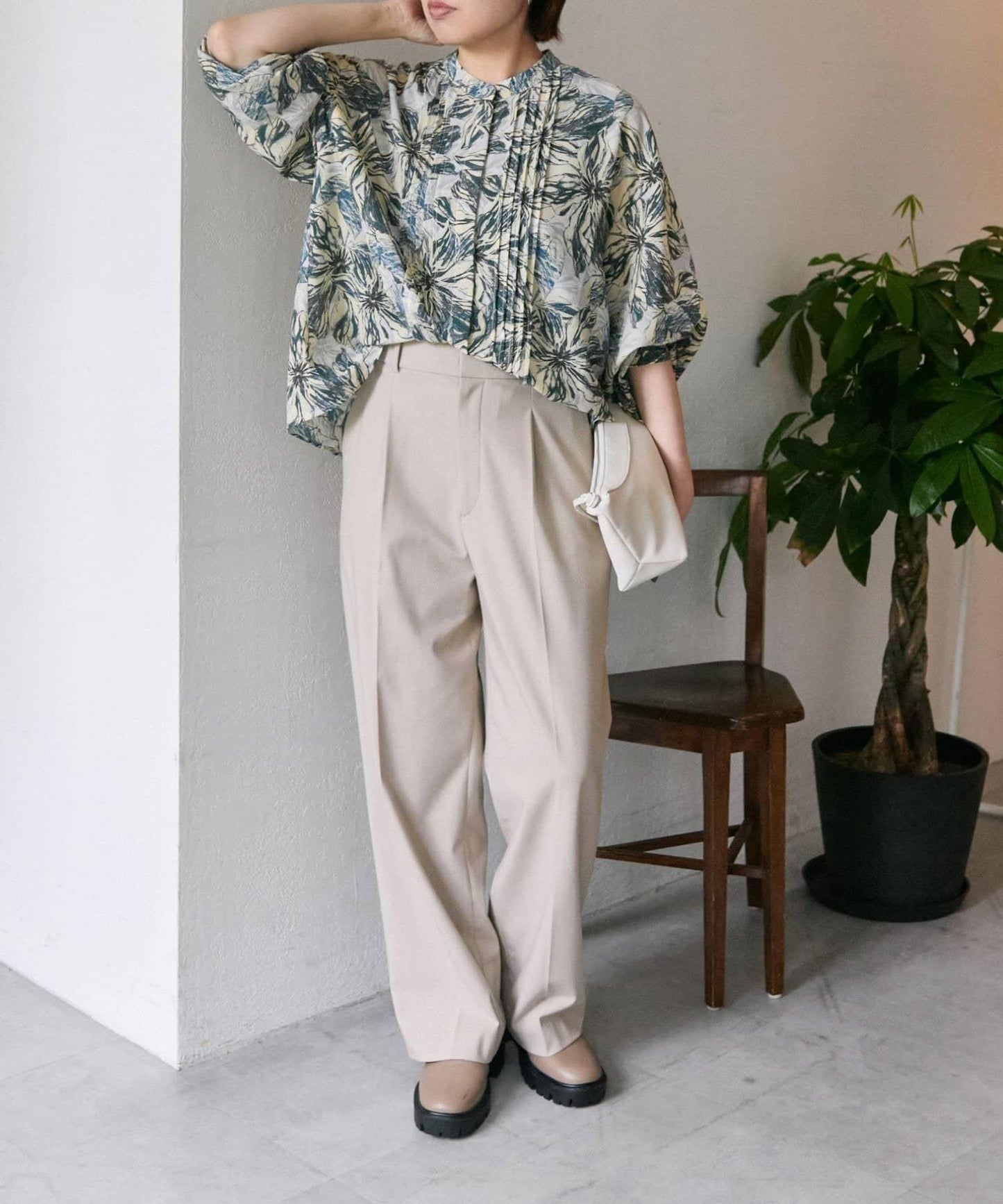植物圖案/花卉圖案褶皺裝飾襯衫【SUM1 STYLE(スミスタイル)】
