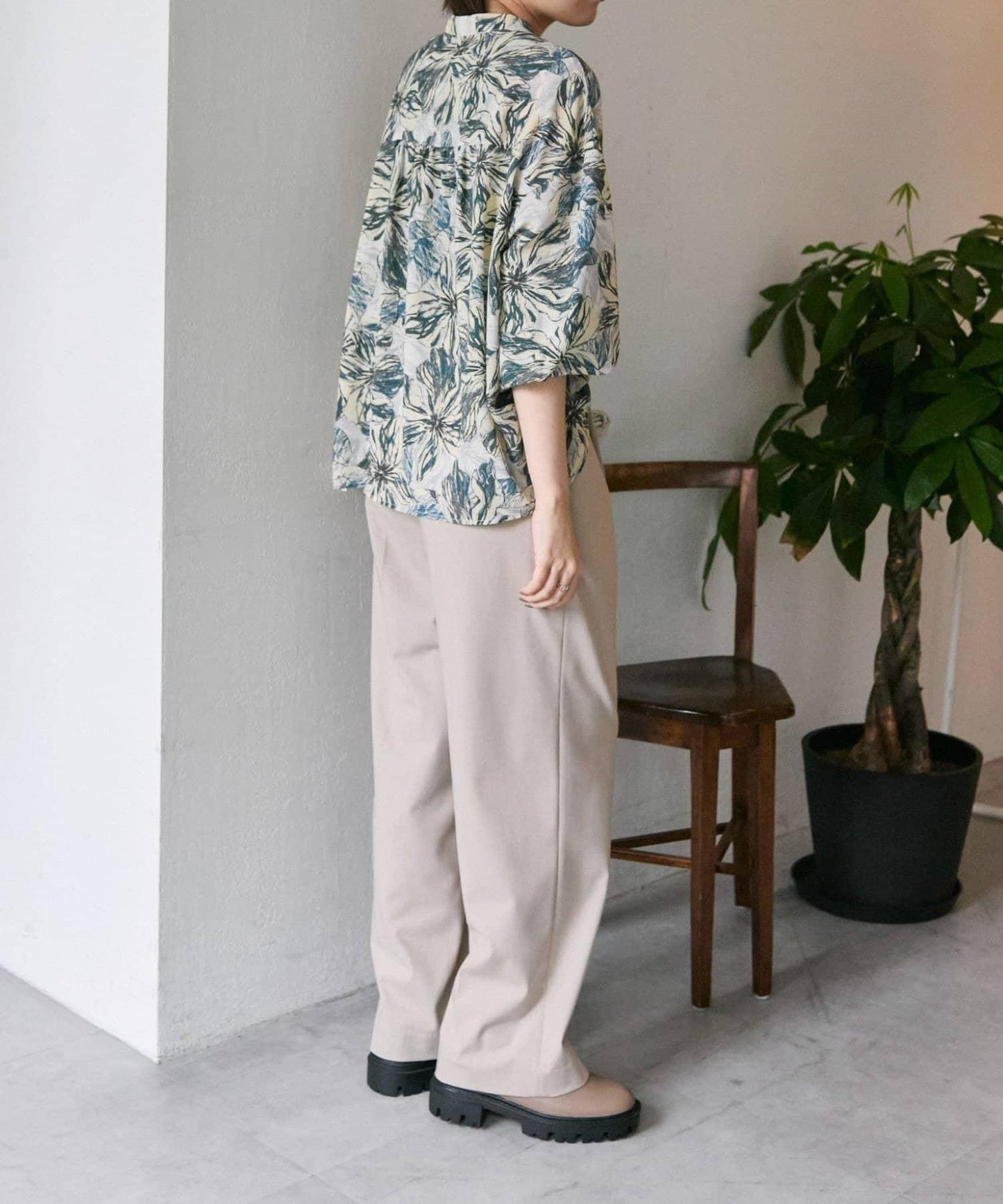 植物圖案/花卉圖案褶皺裝飾襯衫【SUM1 STYLE(スミスタイル)】