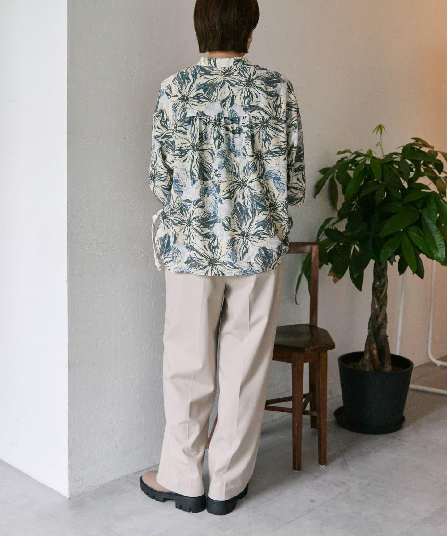 植物圖案/花卉圖案褶皺裝飾襯衫【SUM1 STYLE(スミスタイル)】