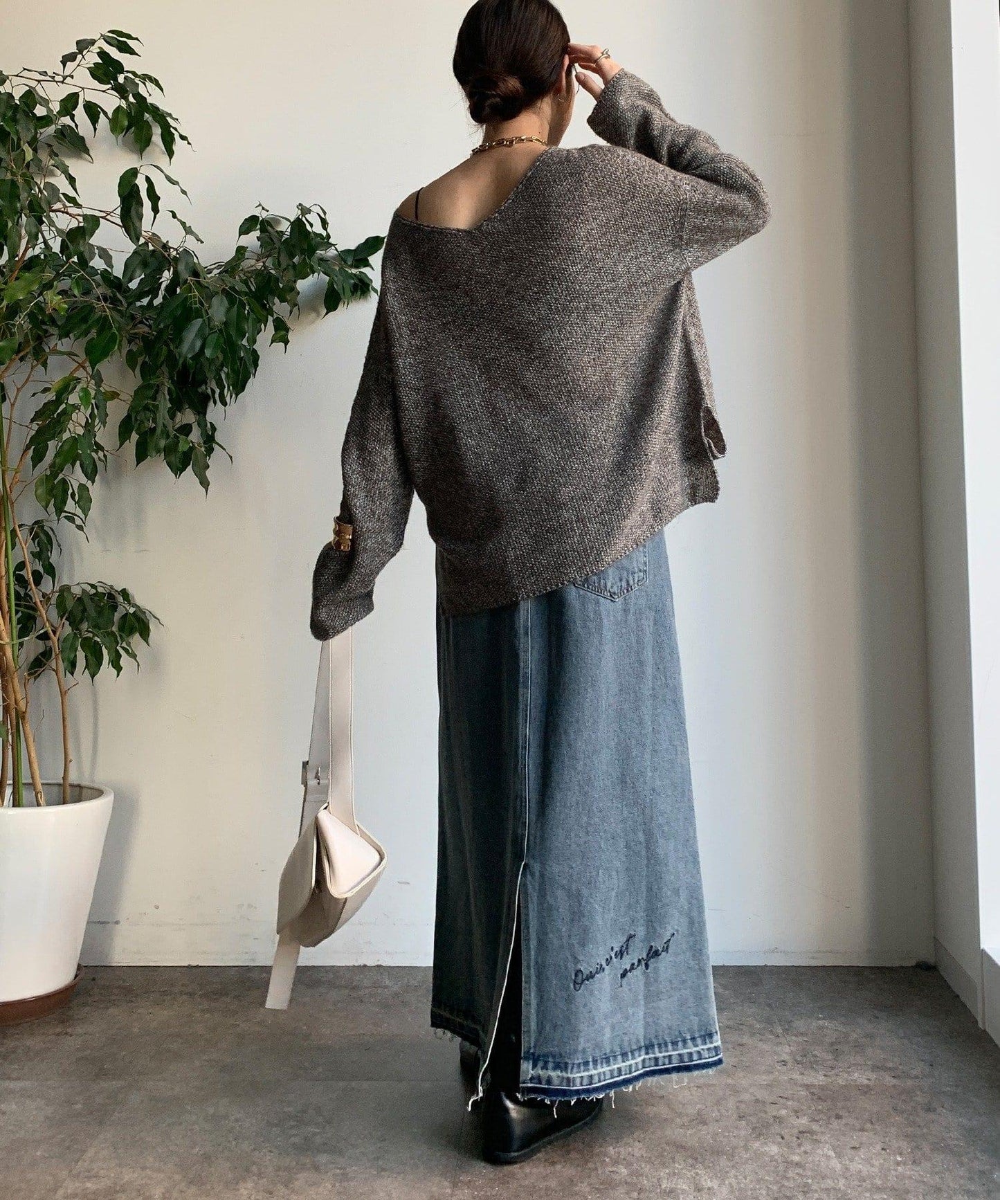 牛仔刺繡前扣半身裙