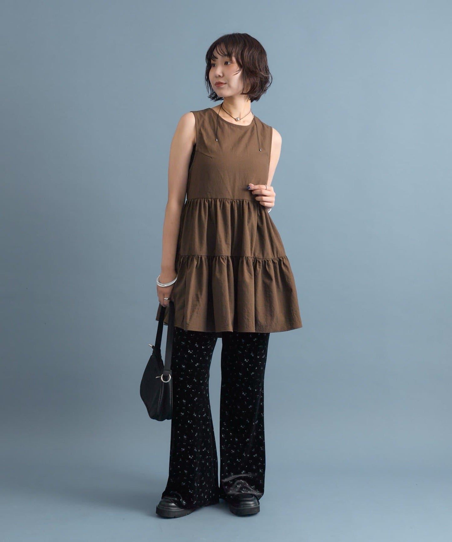 背部設計層疊長款上衣