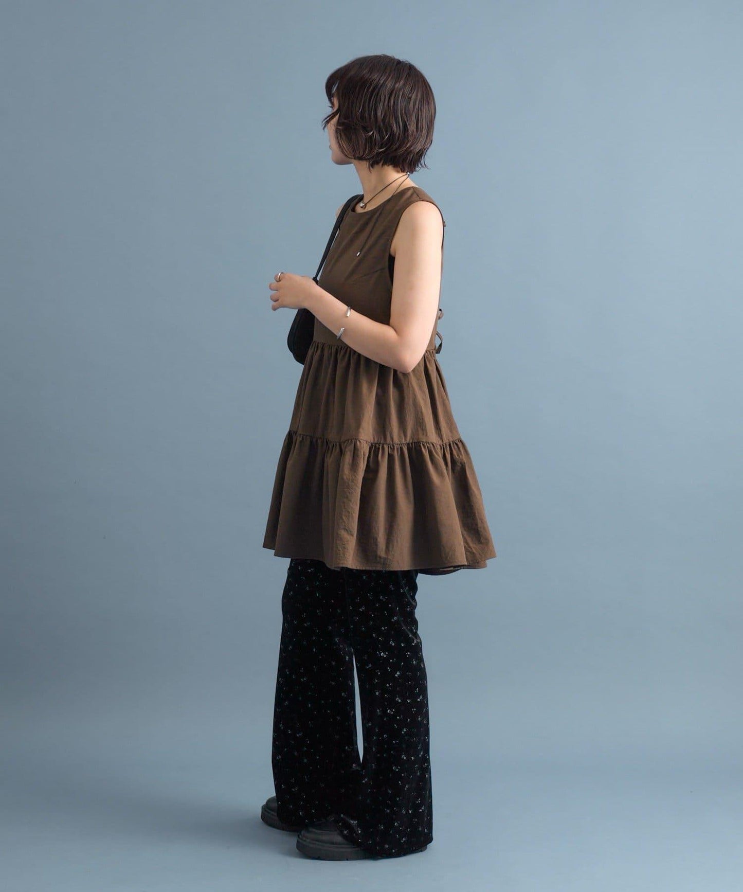 背部設計層疊長款上衣