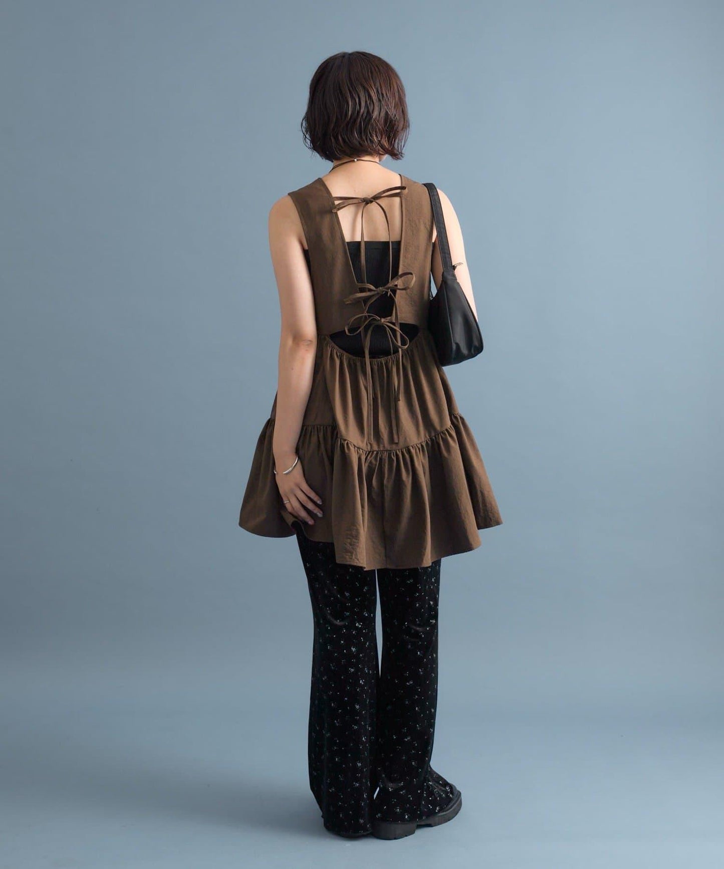 背部設計層疊長款上衣