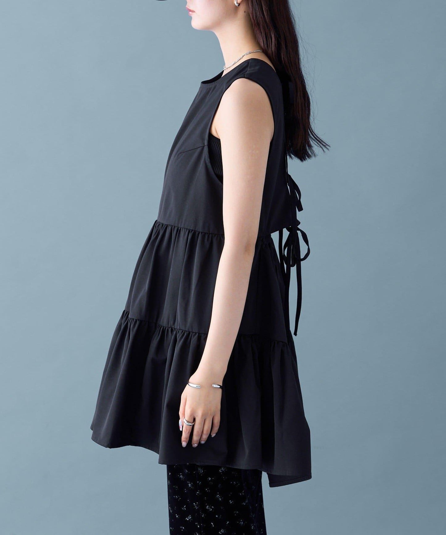 背部設計層疊長款上衣