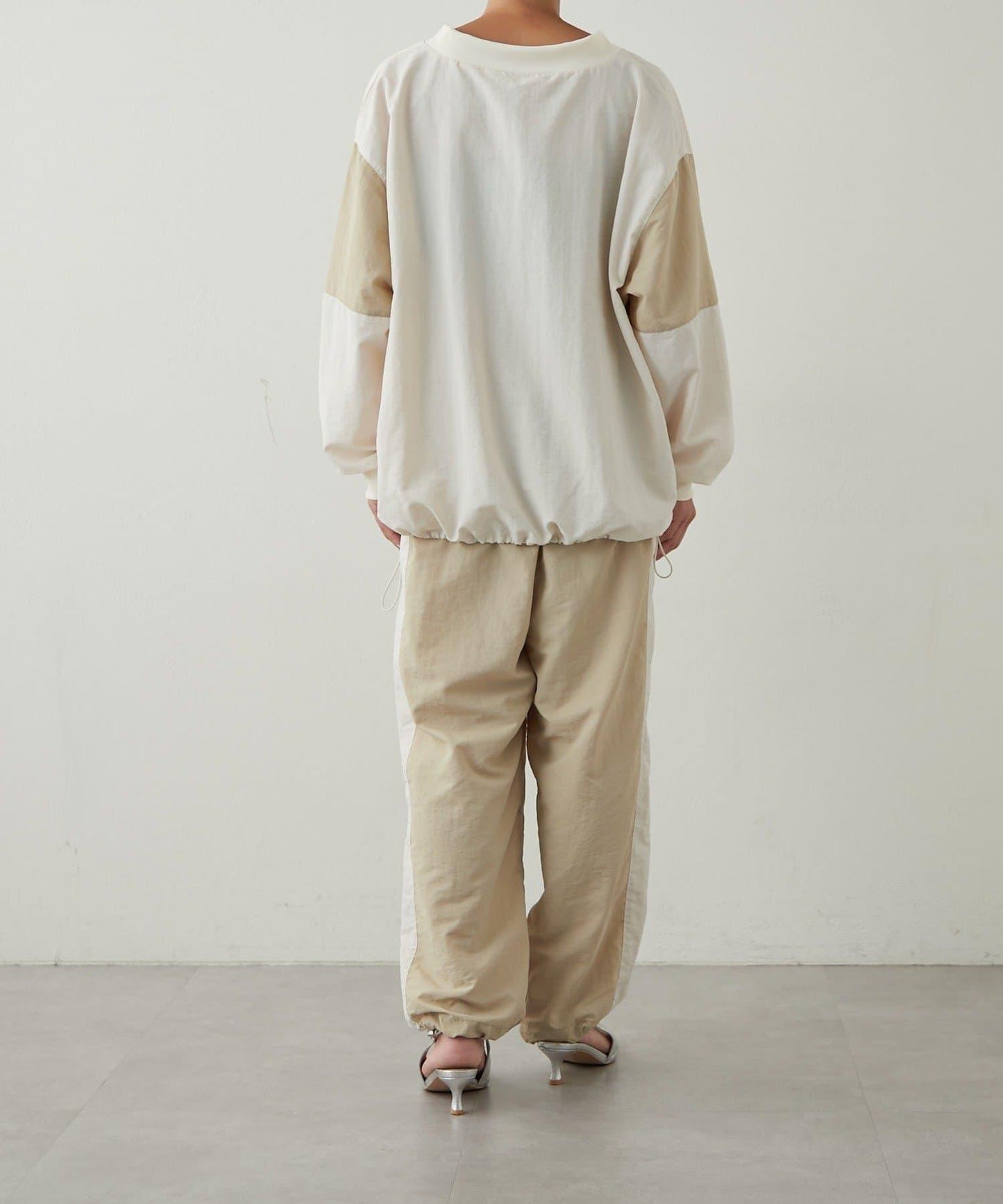 【earthy_】尼龍V領運動套頭衫