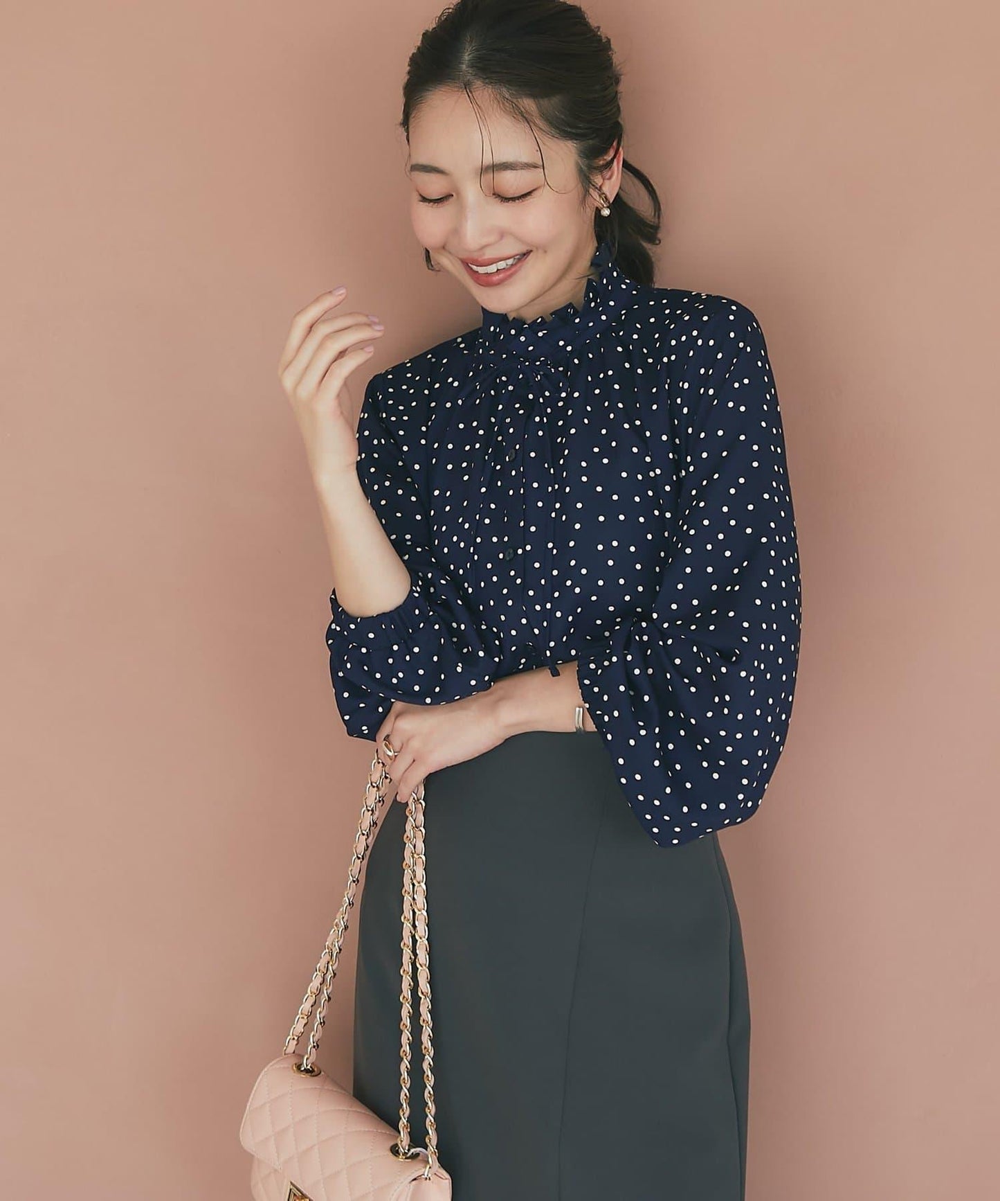 波點印花荷葉邊領襯衫