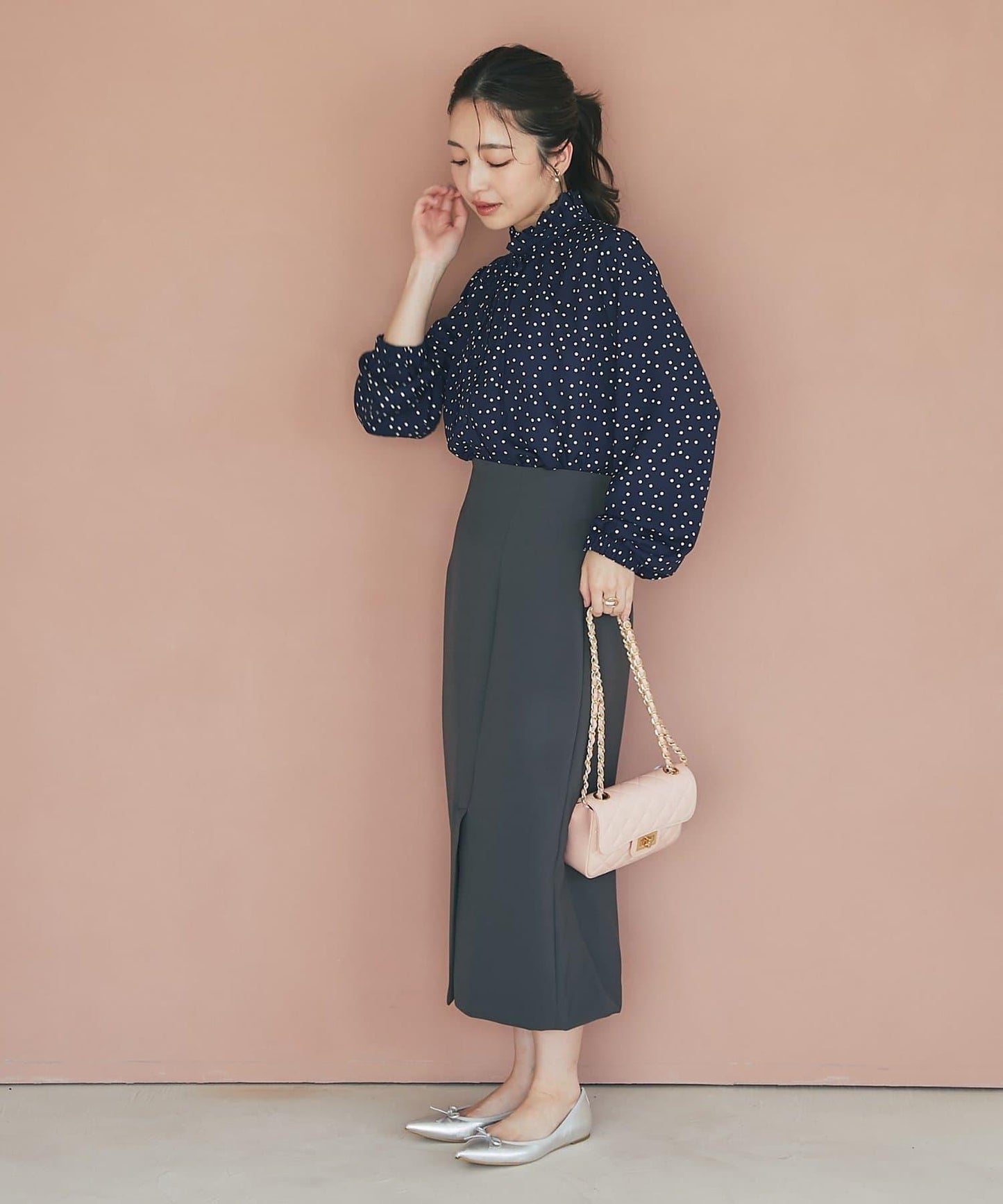 波點印花荷葉邊領襯衫