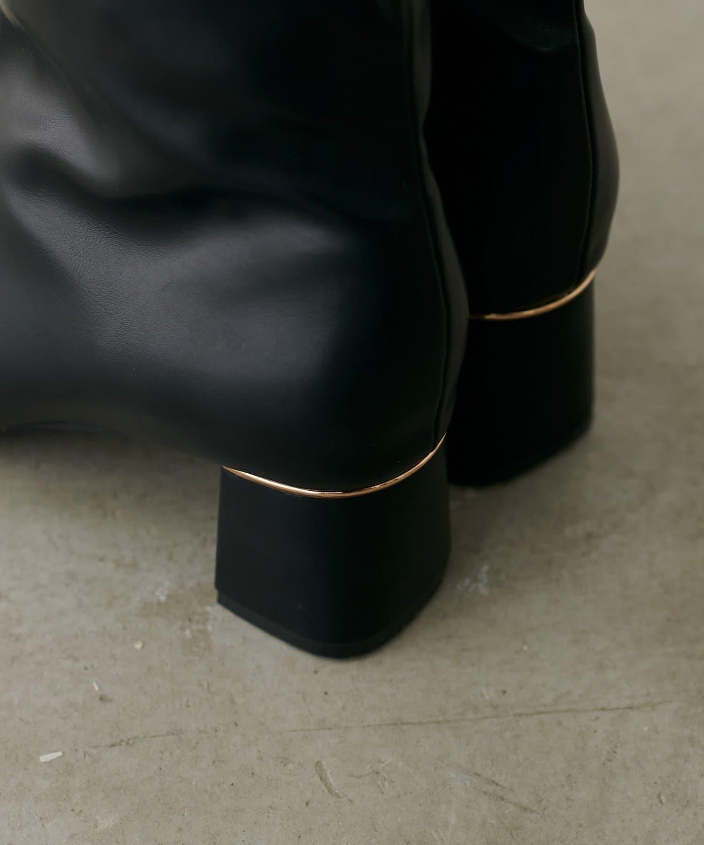 金色裝飾彈力靴