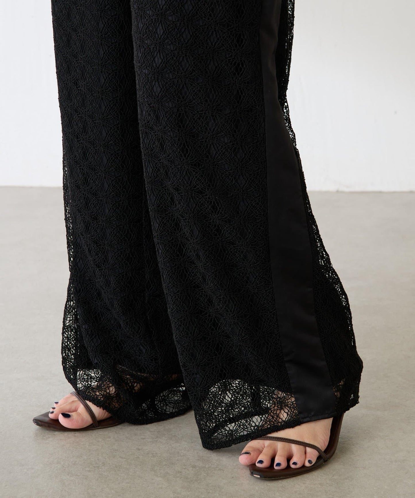 【可調節腰圍】蕾絲寬腿褲