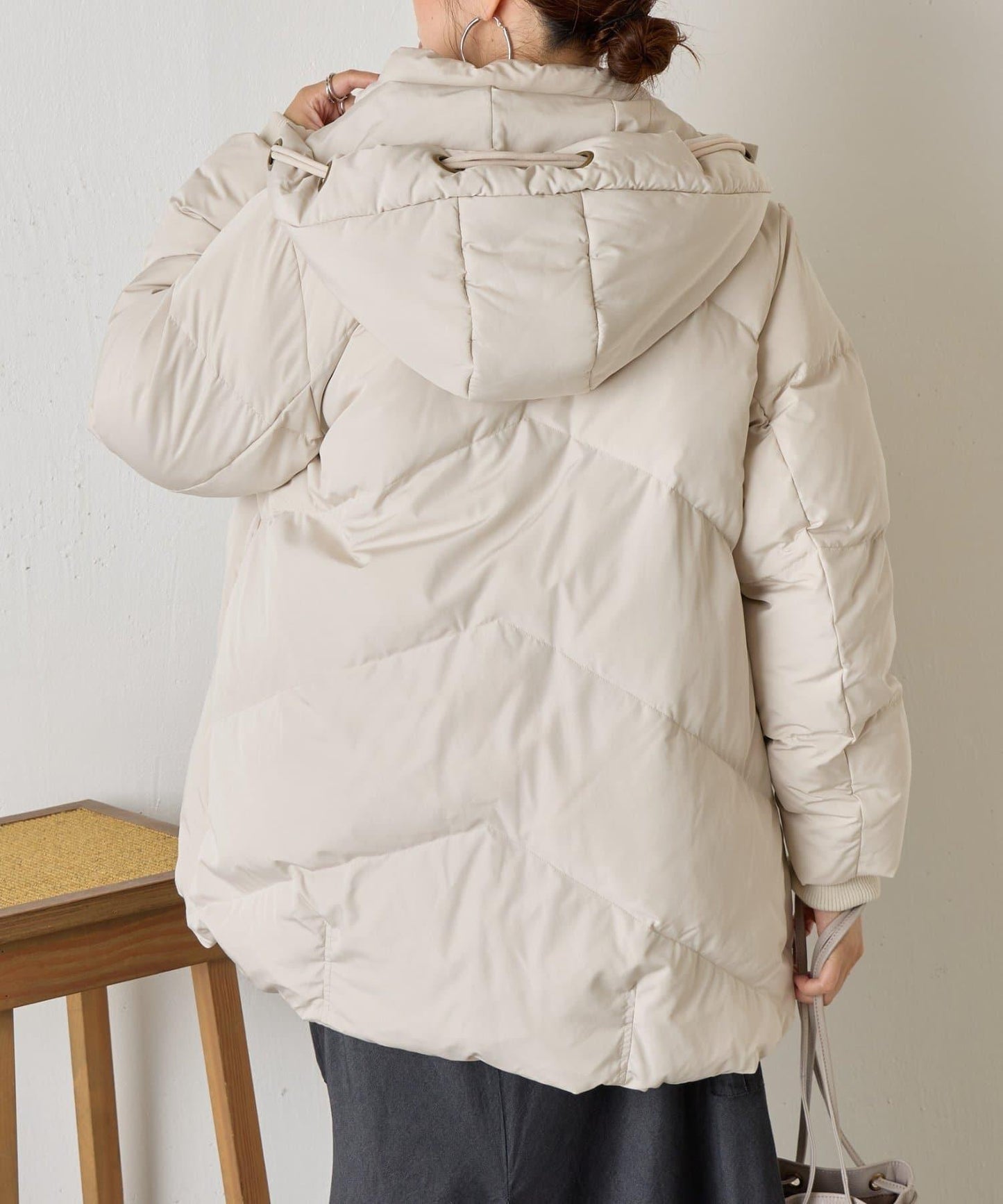 金屬孔眼連帽羽絨服