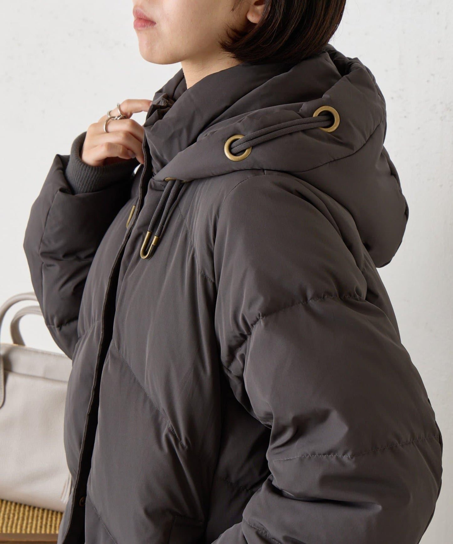 金屬孔眼連帽羽絨服