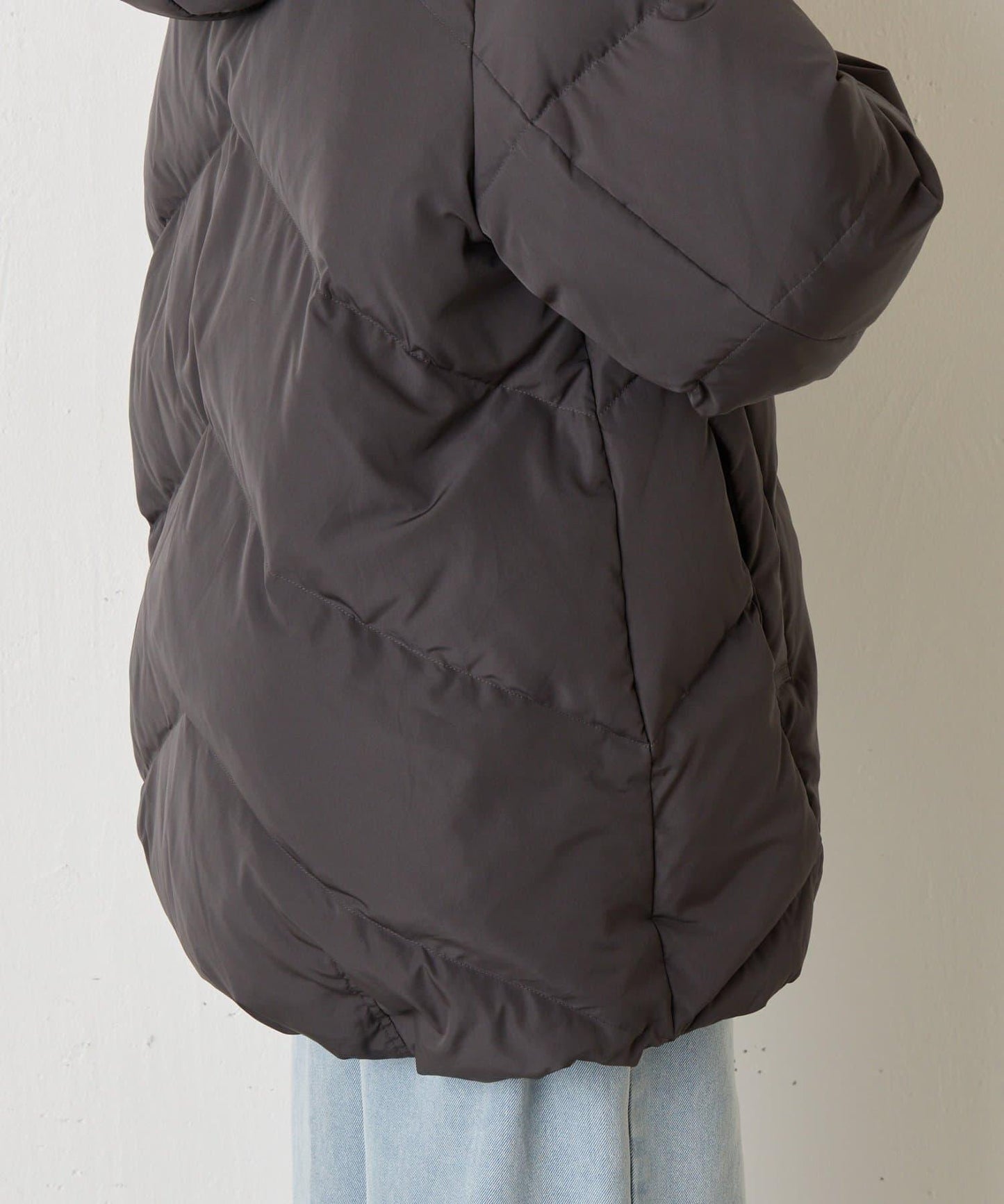 金屬孔眼連帽羽絨服