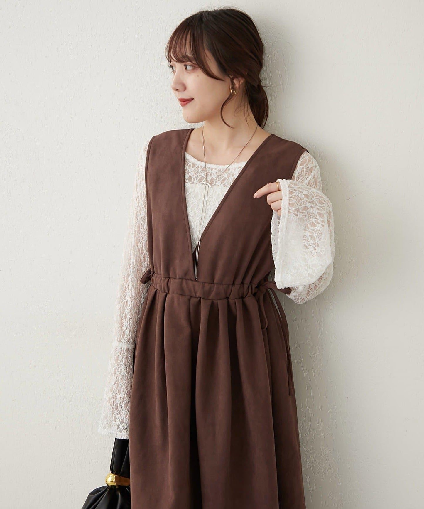 褶皺拼接連衣裙