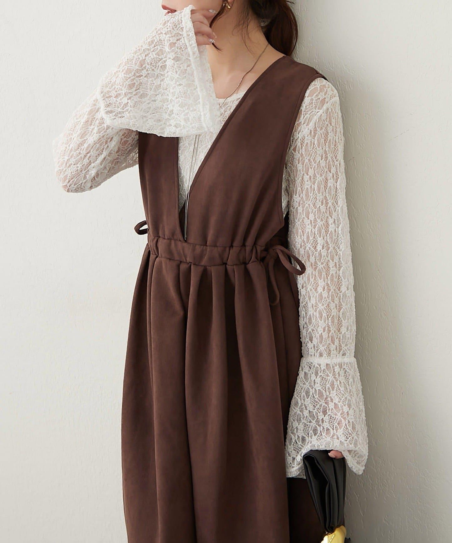 褶皺拼接連衣裙