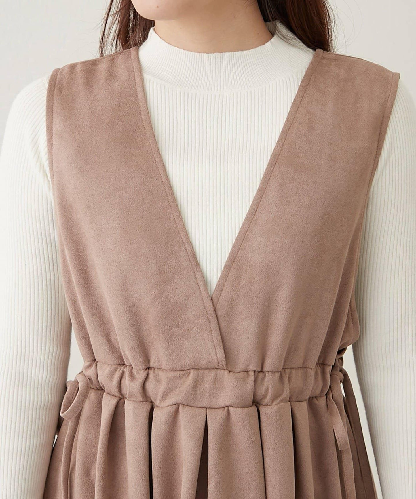 褶皺拼接連衣裙