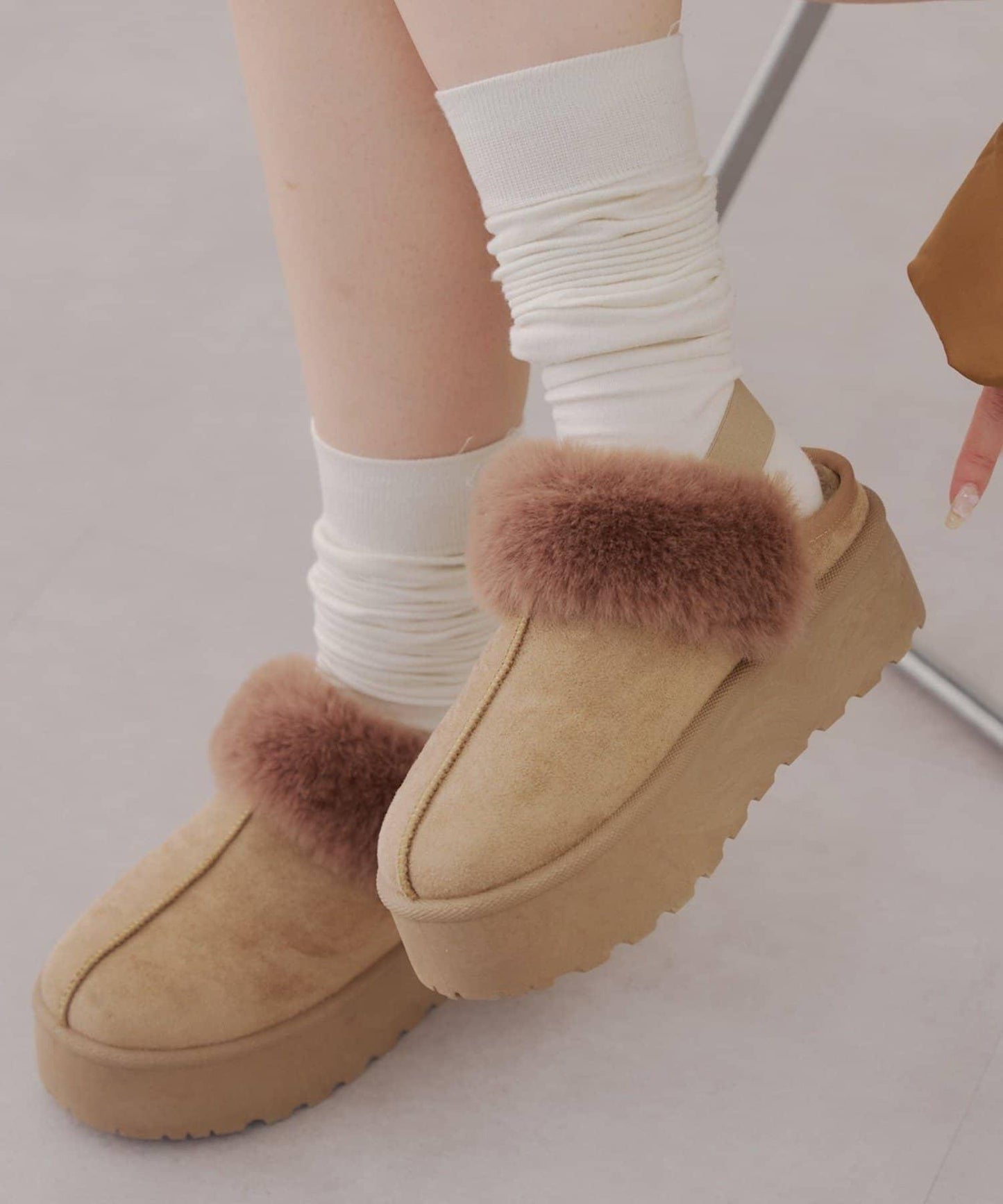 仿麂皮羊羔絨涼拖