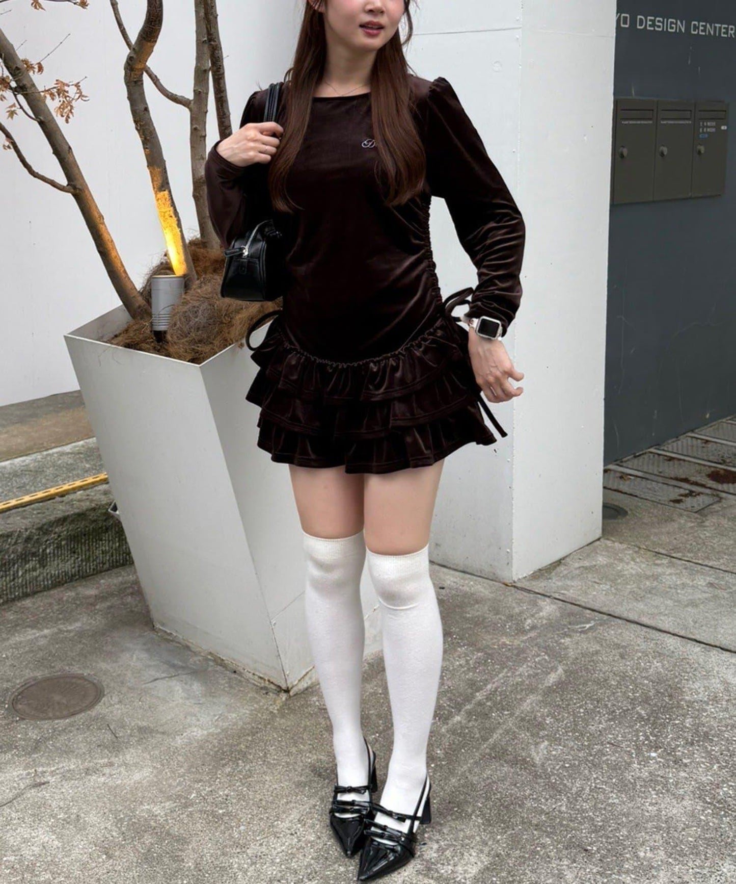 【めい@may_81oセレクト】天鵝絨下襬荷葉邊迷你連衣裙