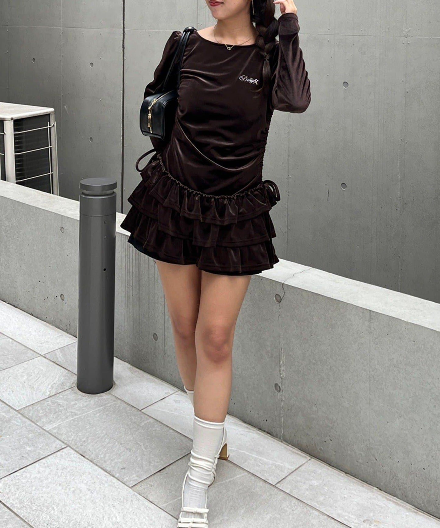 【めい@may_81oセレクト】天鵝絨下襬荷葉邊迷你連衣裙