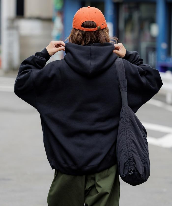 寬鬆版型 單點標誌套頭連帽衛衣/下襬抽繩/加絨內裡