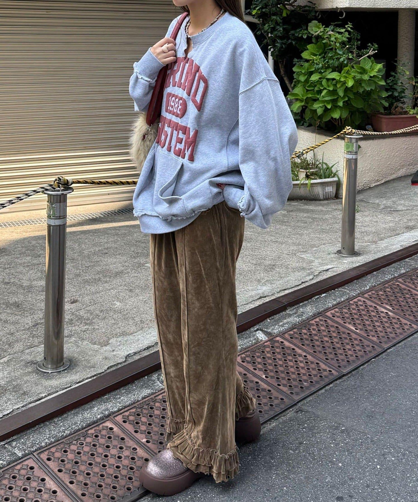 透視植絨荷葉邊休閒褲