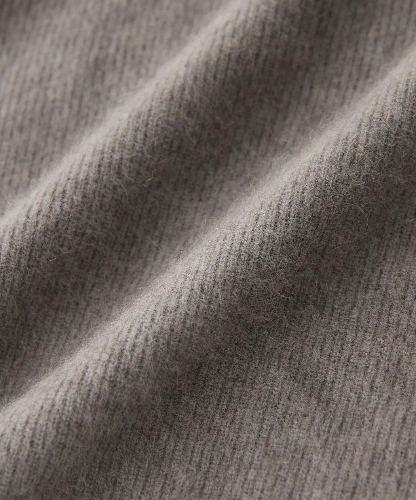 【輕盈感廓形】毛絨羊毛單面羅紋V領針織衫/預計10月上旬發貨