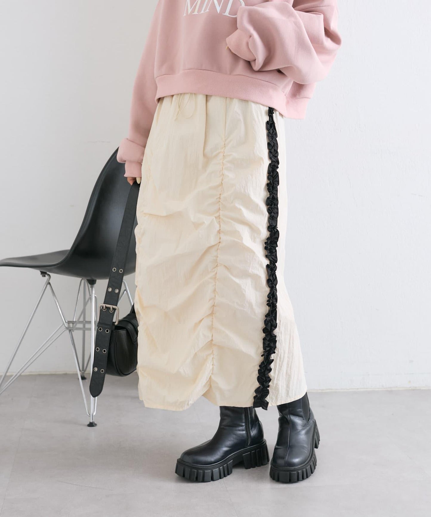 【w closet】側邊條紋荷葉邊半身裙