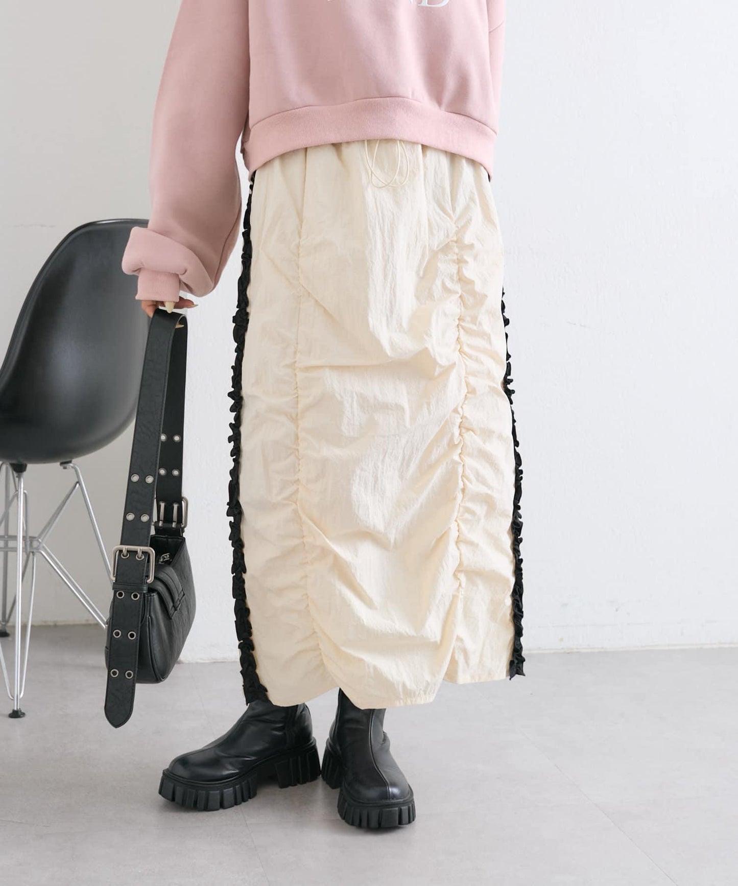 【w closet】側邊條紋荷葉邊半身裙