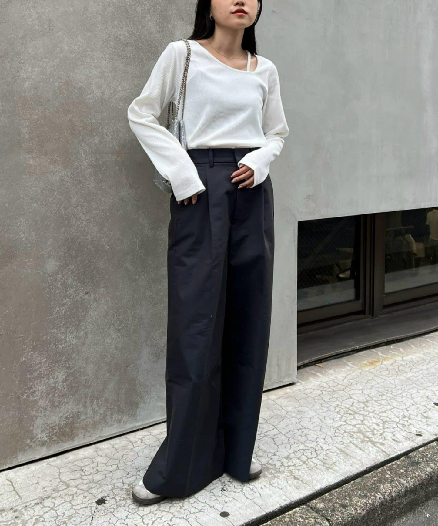 W不對稱領口羅紋長袖T恤