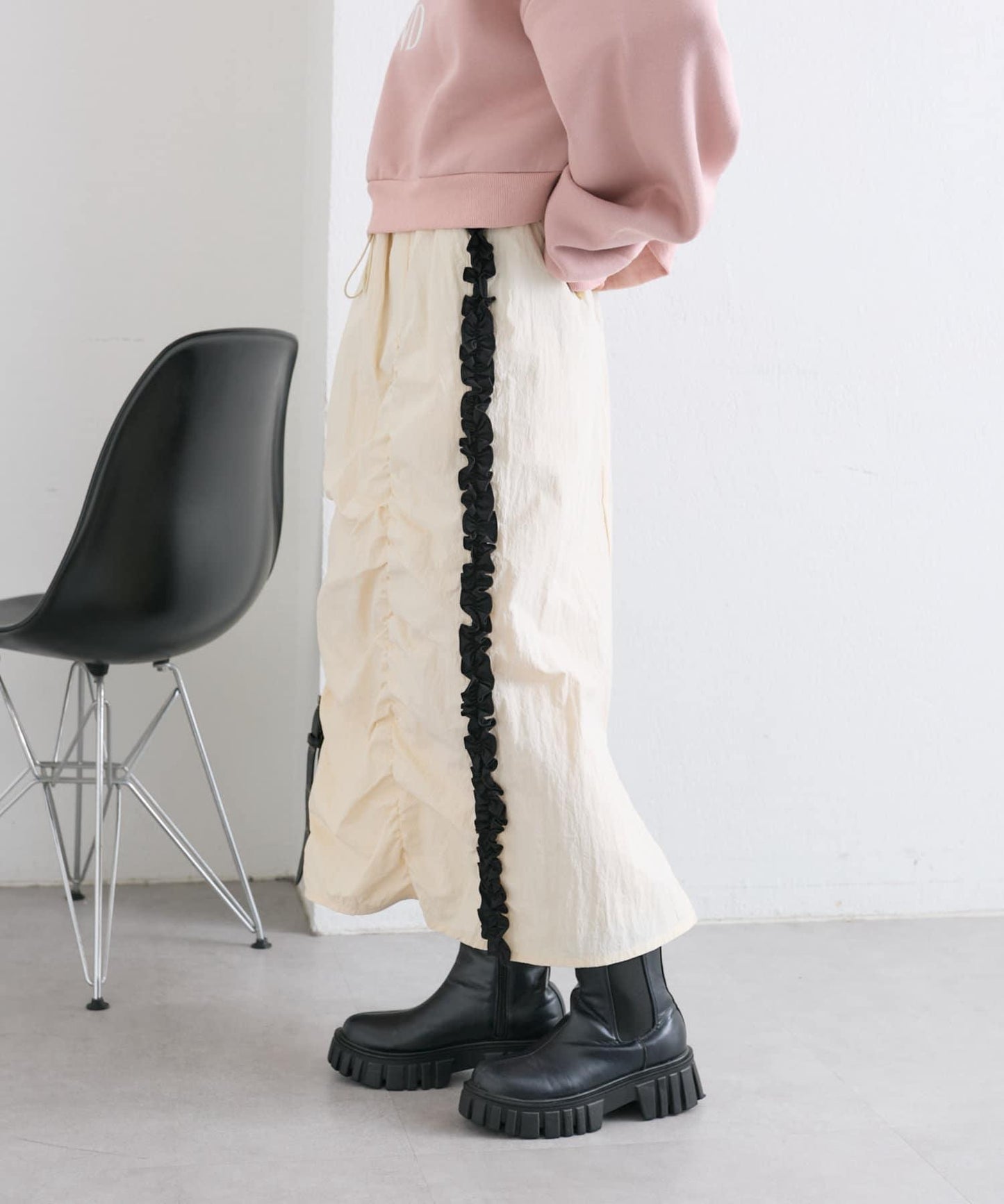 【w closet】側邊條紋荷葉邊半身裙